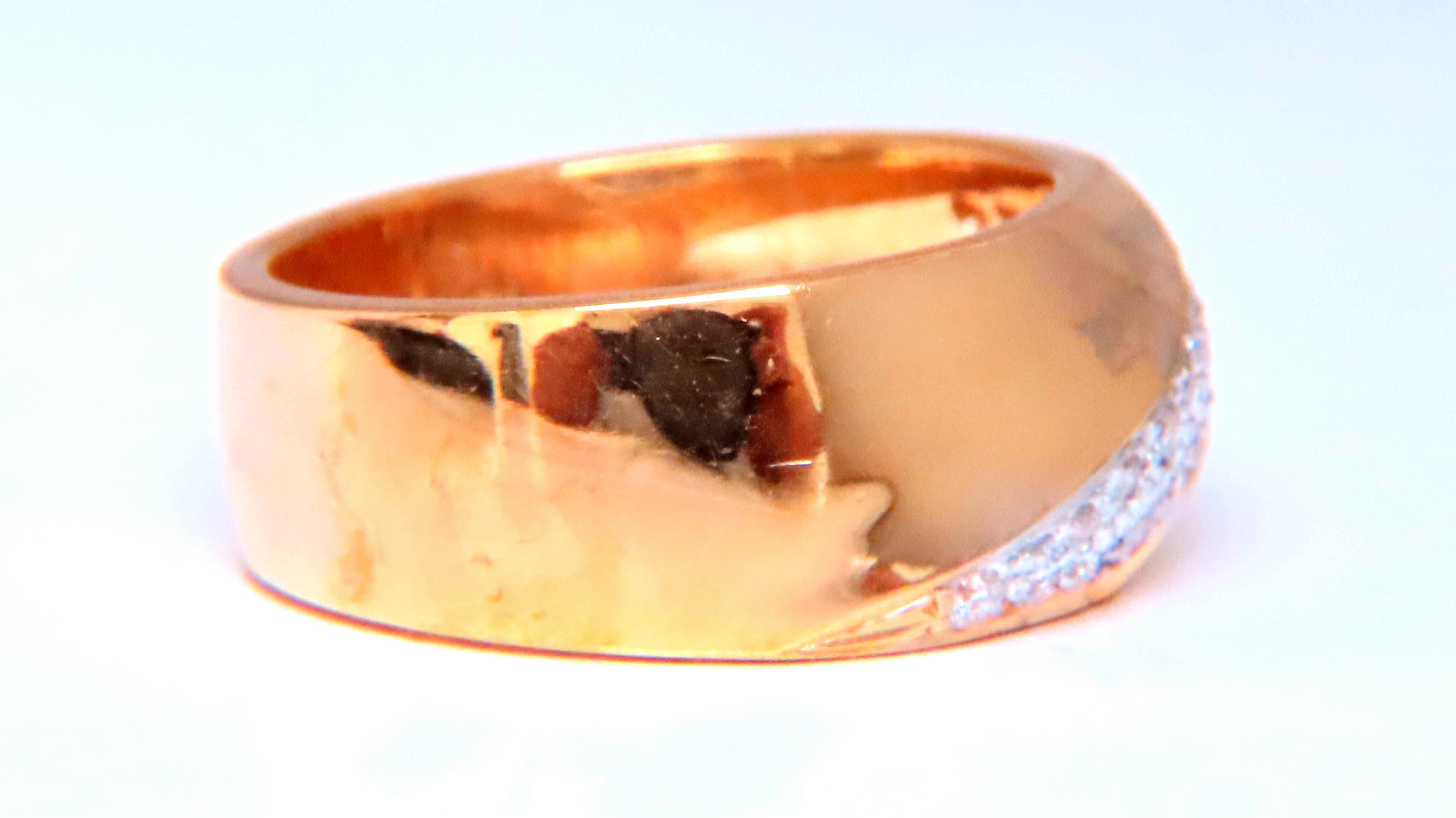 .26ct natural diamonds slant band
can be worn as mens pinky finger
G-color vs-2 clarity
14kt gold 9.7 grams
 
9mm wide
depth 3.8mm

Size 7

$4500 Appraisal to accompany