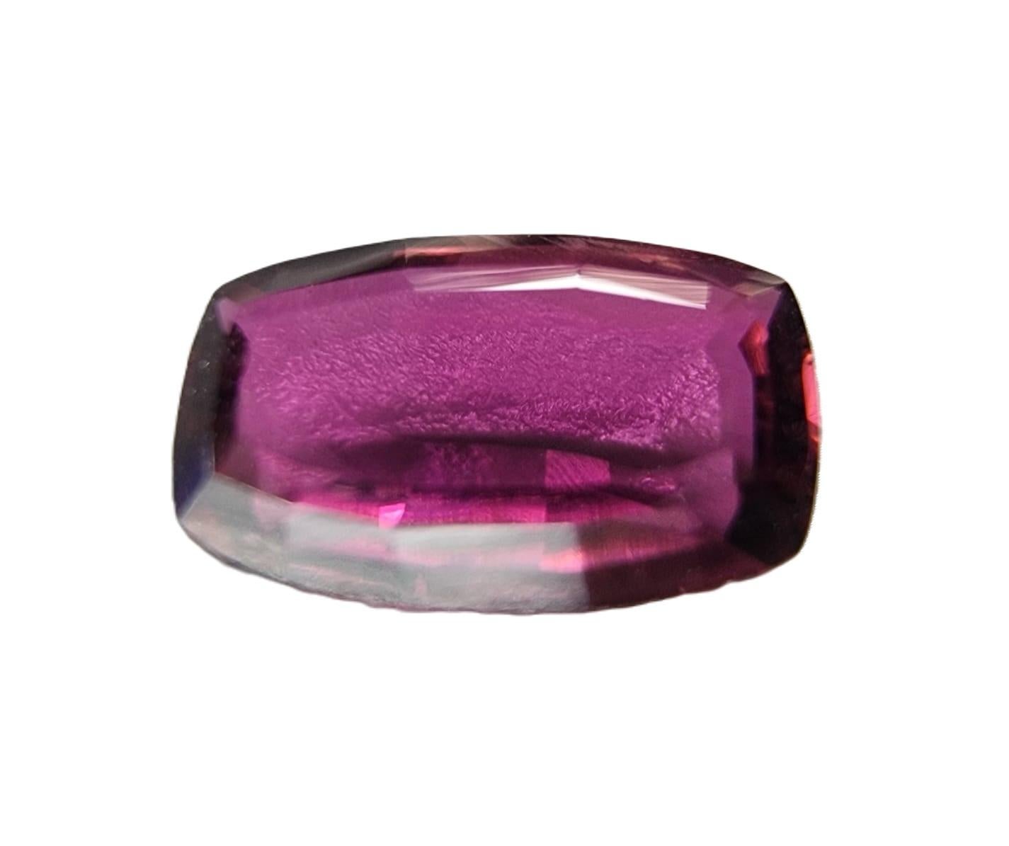 2.6ct Oval Pinkish Red Rubellite Tourmaline Gemstone  In New Condition For Sale In Sheridan, WY