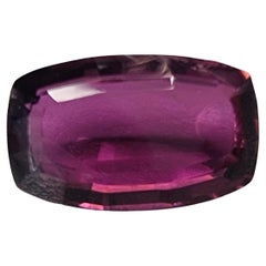 Pierre précieuse tourmaline rubellite rouge rosé ovale 2,6 carats 