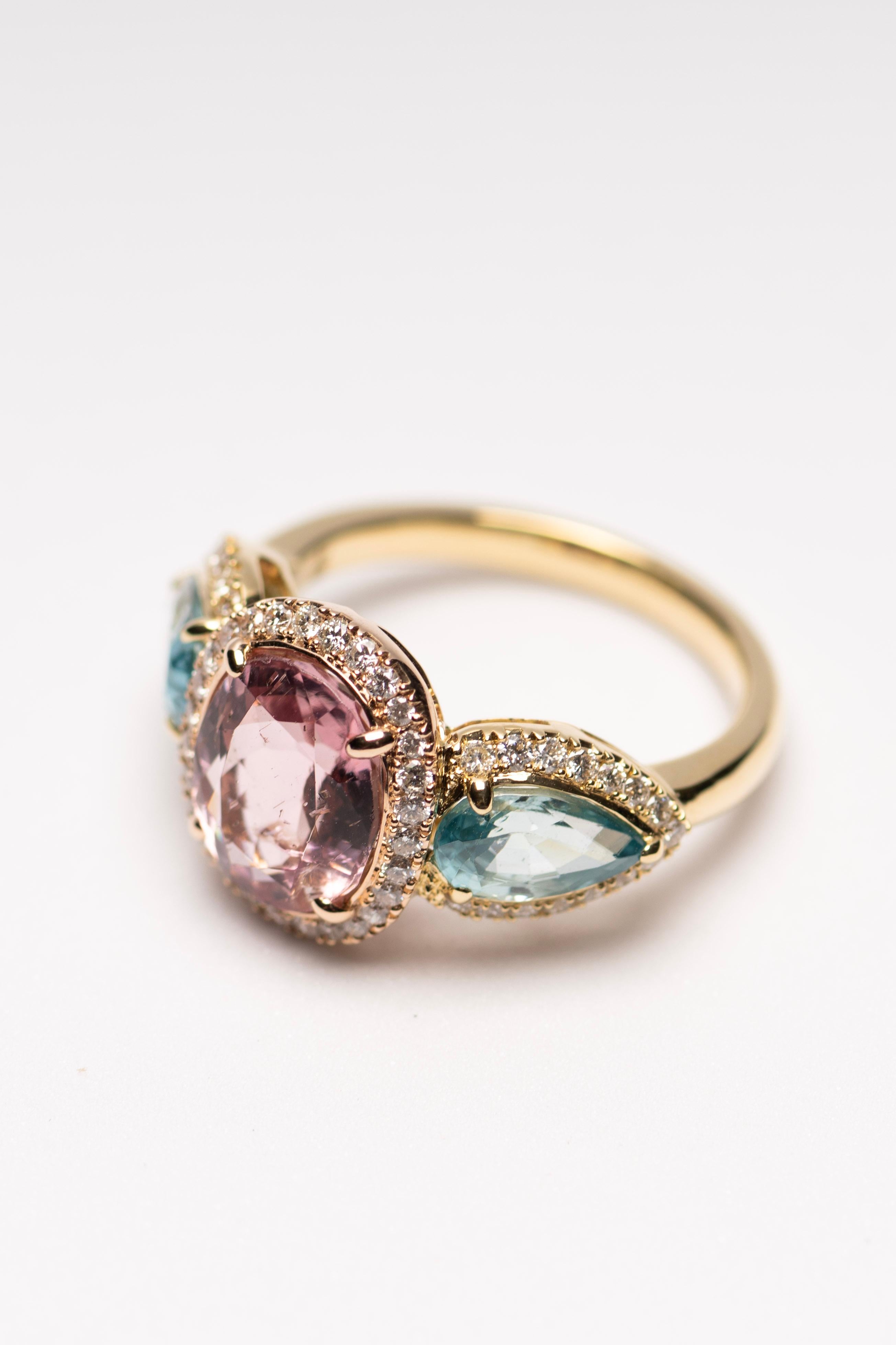 En venta: Anillo de Turmalina Rosa de 2,6 ct y Aguamarina de 2,18 ct con Diamantes en Oro de 18K  10
