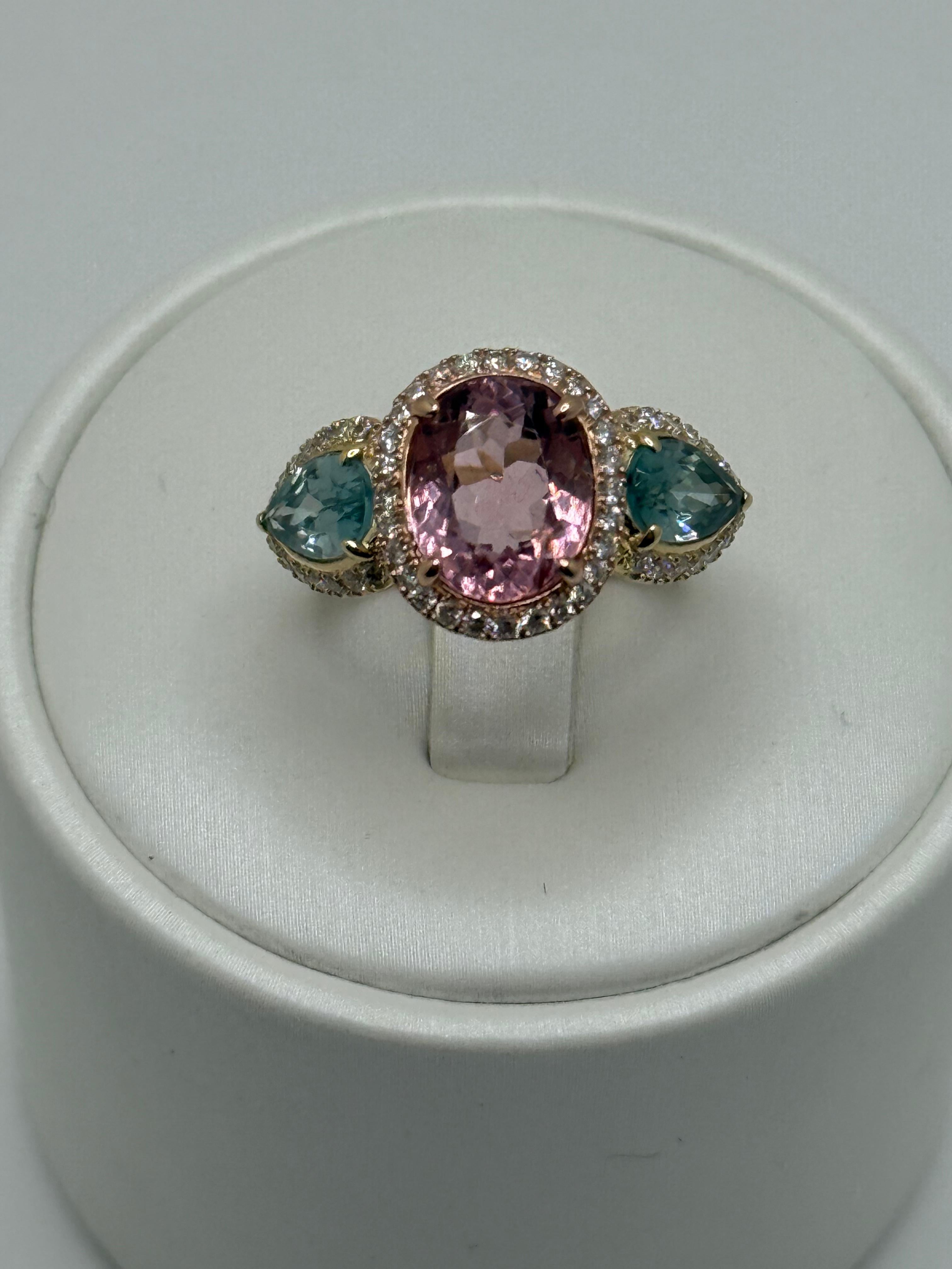 En venta: Anillo de Turmalina Rosa de 2,6 ct y Aguamarina de 2,18 ct con Diamantes en Oro de 18K  6