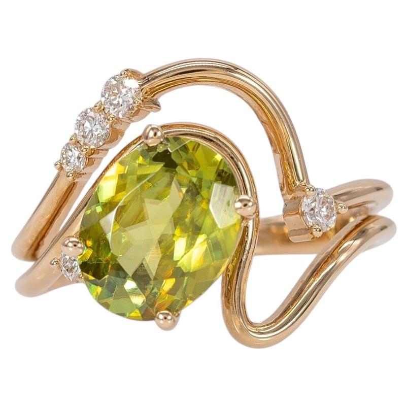 2,6-Karat-Sphene-Ring mit Diamantakzenten aus konventionellem Abbau: Massives 14-Karat-Gold – oval, 10 × 8 mm