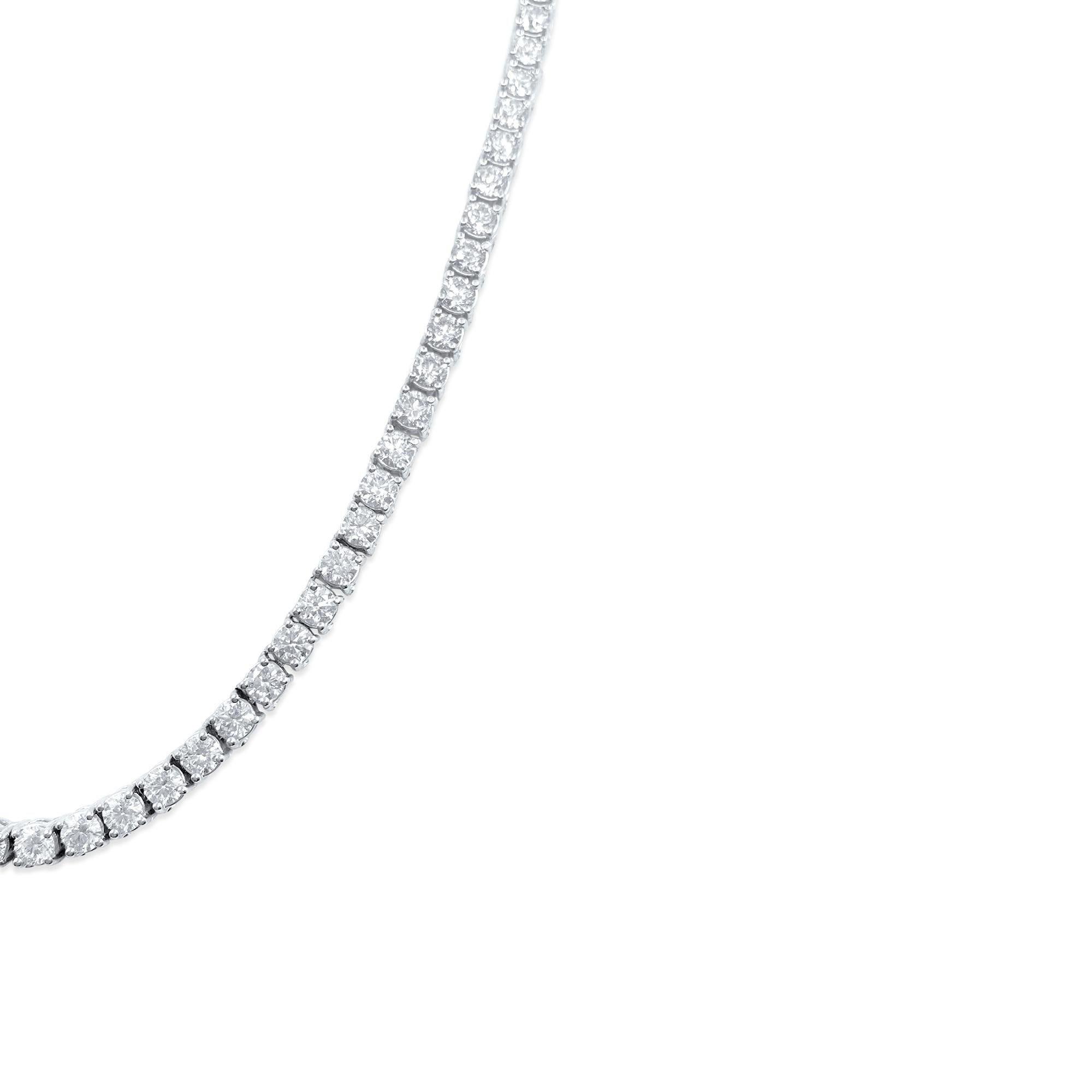 Contemporary 26CT VVS Diamond Tennis Necklace Unisex For Sale