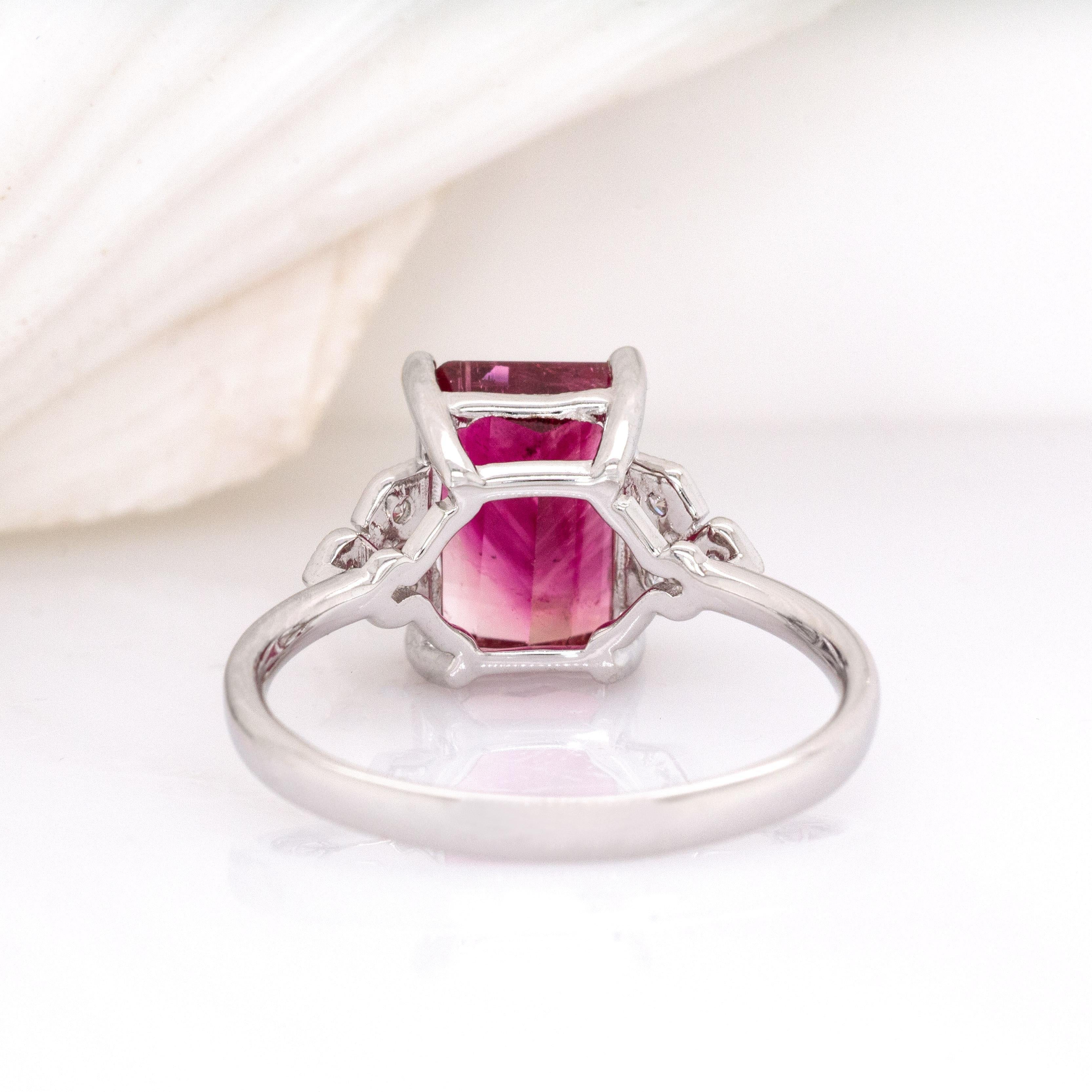 Donna 2.6cts Bi-color Tourmaline Ring with Natural Diamonds: 14k Solid Gold, 9x7mm in vendita