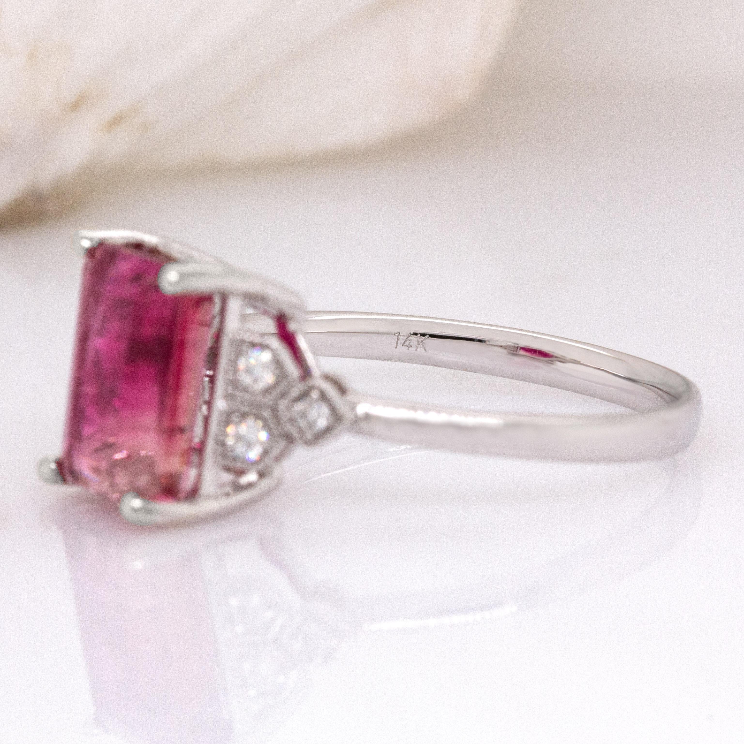 2.6cts Bi-color Tourmaline Ring with Natural Diamonds: 14k Solid Gold, 9x7mm in vendita 1