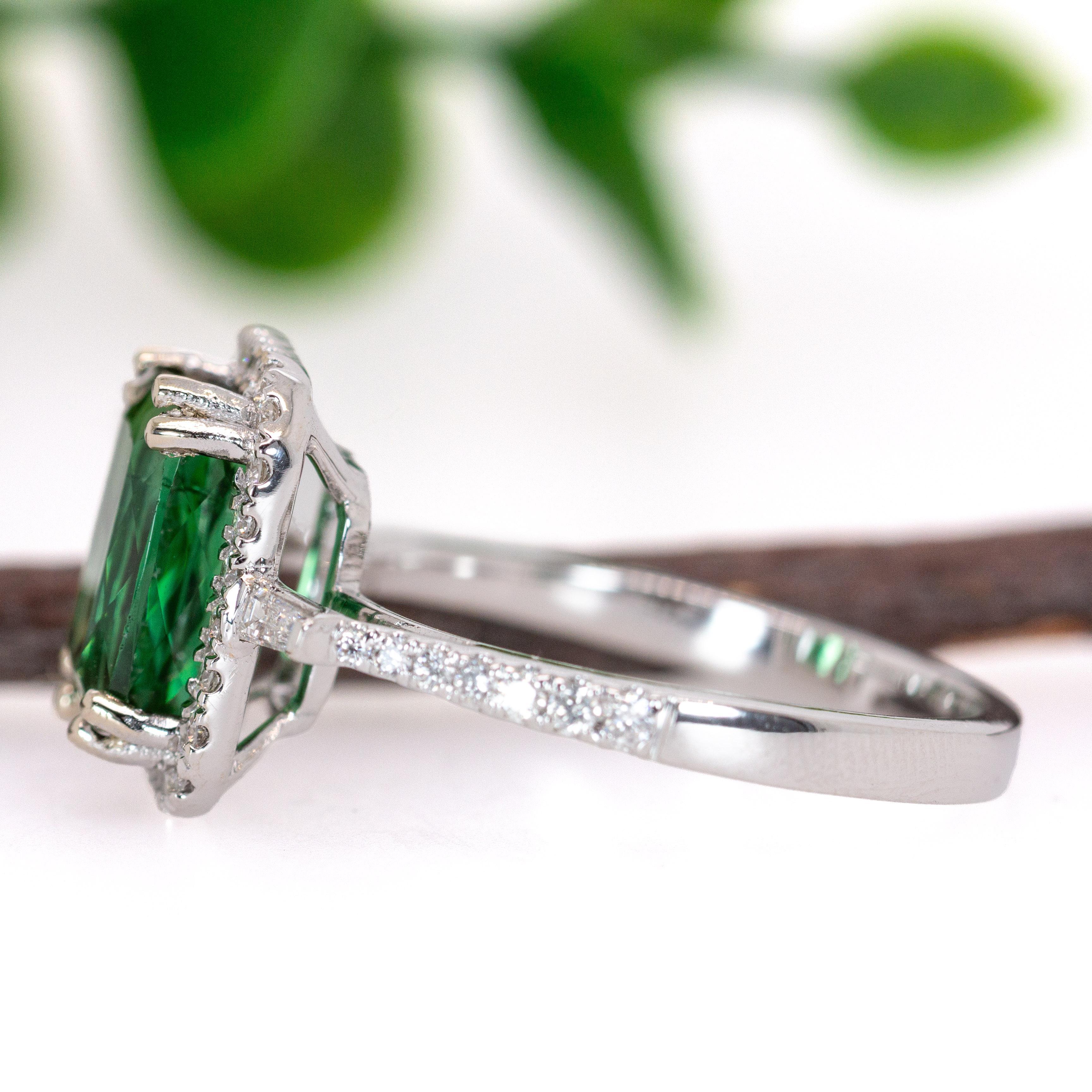 Bague tourmaline indicolite 2,6 carats avec diamants naturels en or massif 14 carats CU 9x7 mm Pour femmes en vente