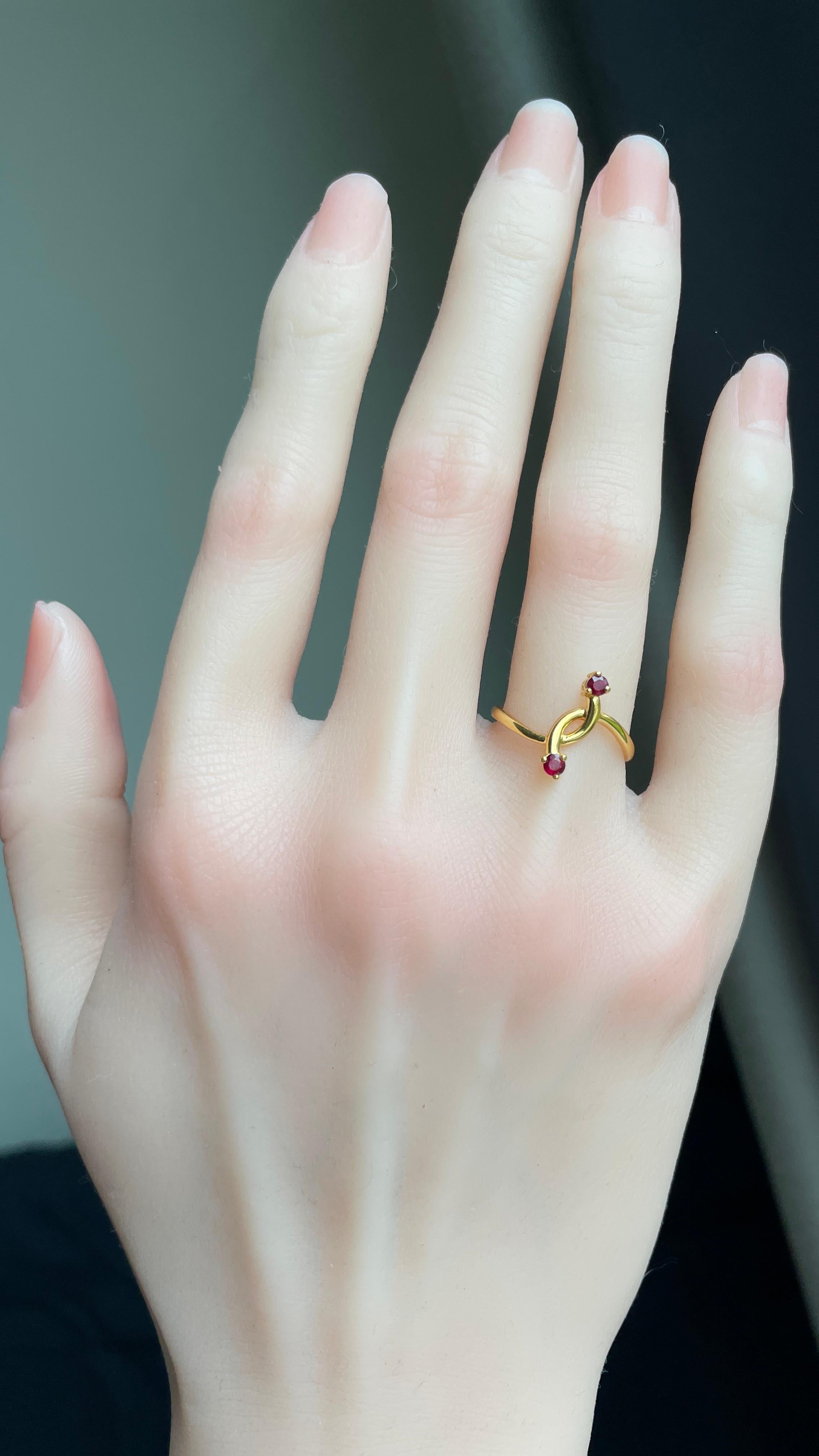 Taille ovale 2.6mm Bague en rubis non chauffé de Birmanie de couleur sang de pigeon (Bague en rubis de Birmanie) en vente