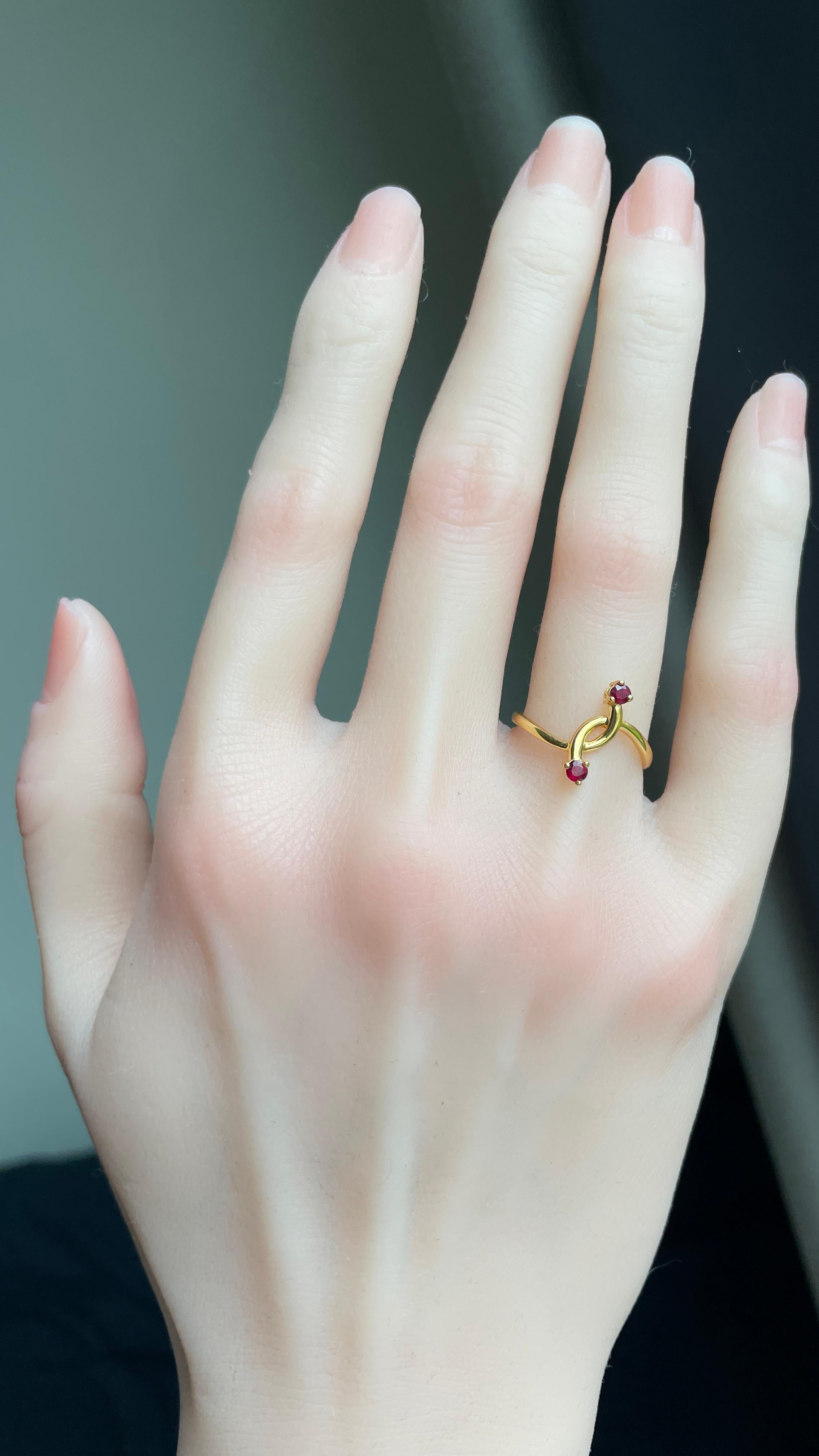 2.6mm Bague en rubis non chauffé de Birmanie de couleur sang de pigeon (Bague en rubis de Birmanie) Neuf - En vente à Singapore, SG