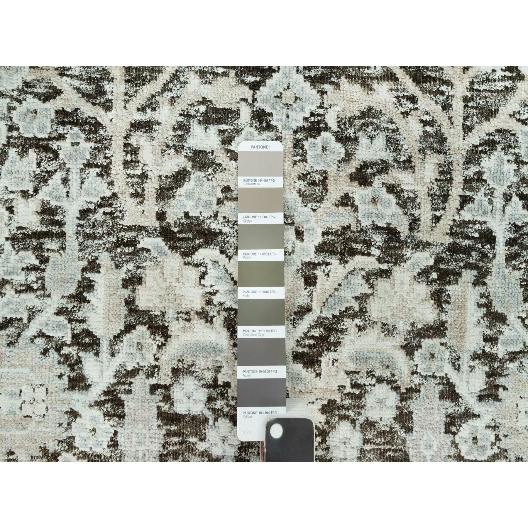 Hand-Knotted 2'6