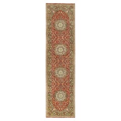 2'6 "x10'1" Upsdell Alfombra de Lana Anudada a Mano con Diseño Haji Jalili Rojo Antiguo