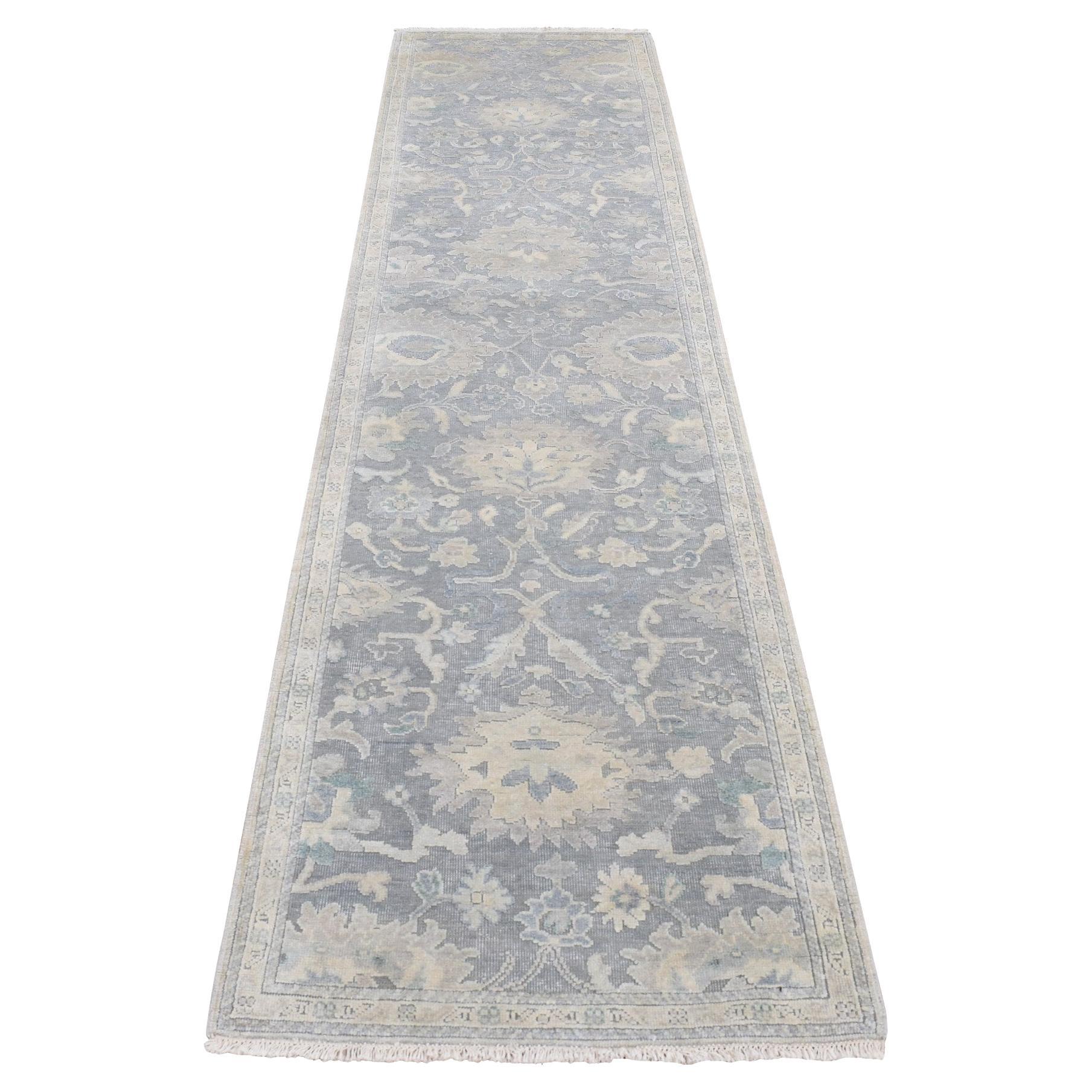 2'6 "x10'2" Grigio cenere, Influenza Oushak Seta con Lana annodata a mano Runner Rugs in vendita