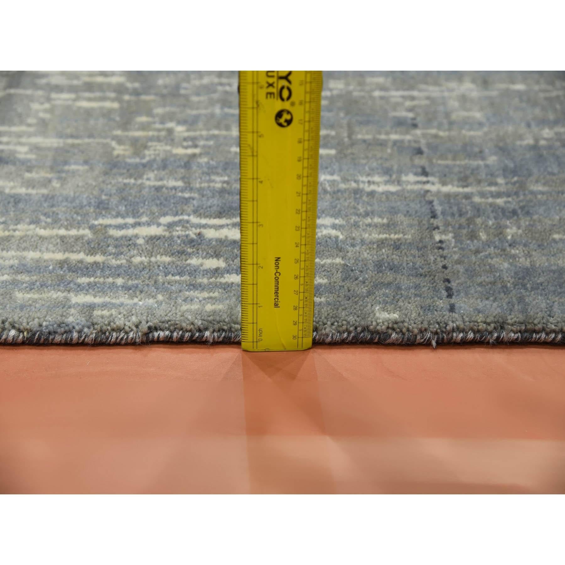 XXI secolo e contemporaneo Tappeto Runner Grigio e Nero in Pura Lana Annodato a Mano con Design/One Moderno 2'6 