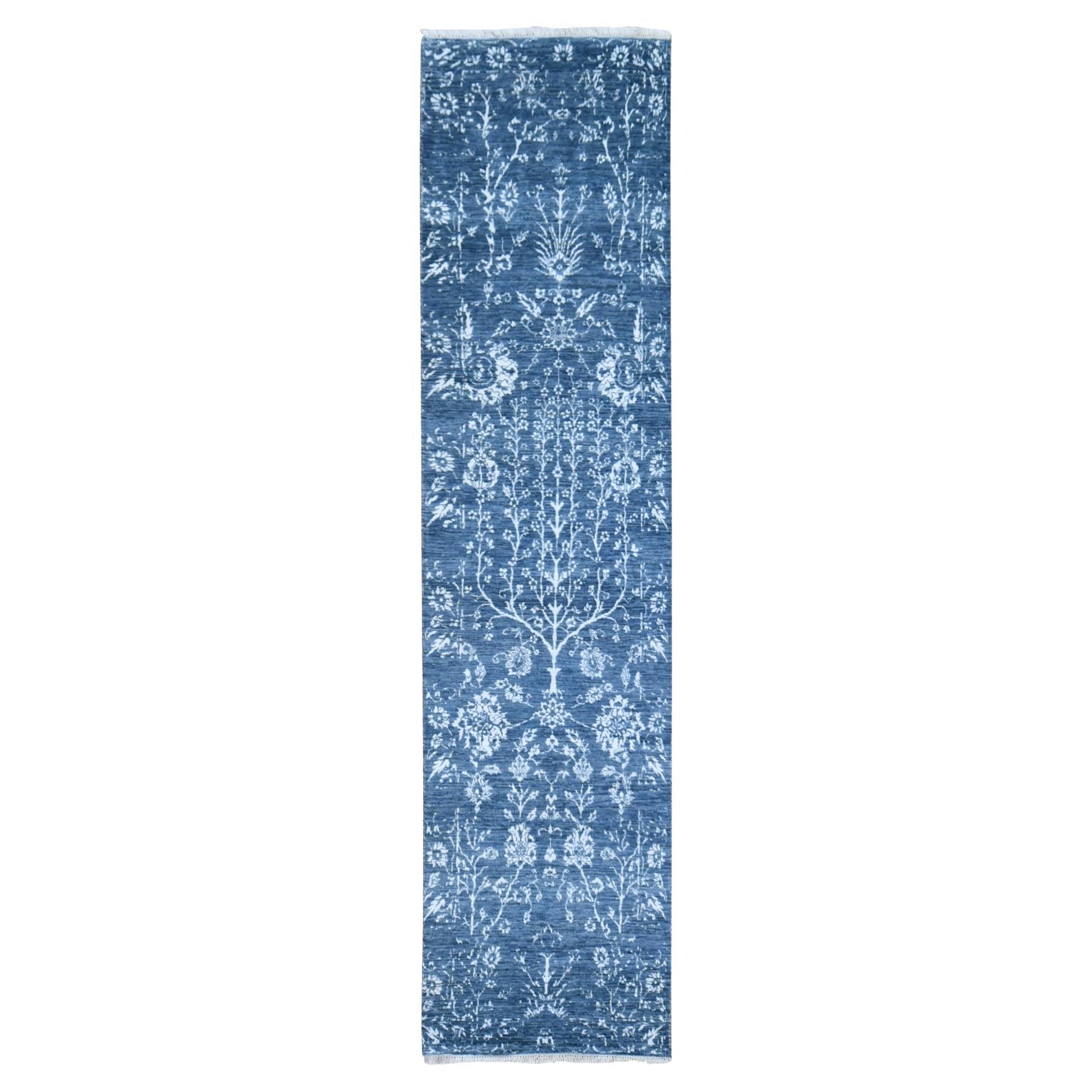 2
6"x10
2" Tone on Tone Oceanic Colors Runner Wool and Silk Hand Knotted Rug For Sale