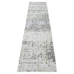 2'6"x10'4" Gray Modern Abstract Design Denser Weave Hand Knotted Pure Wool Rug
