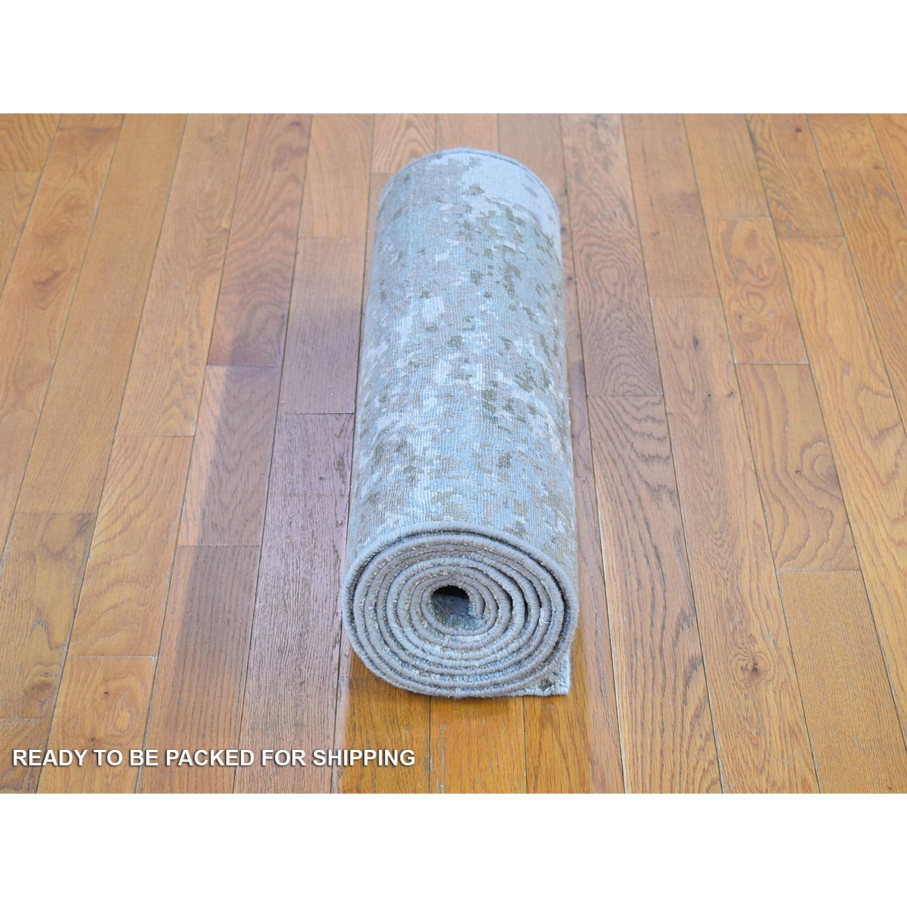 Hand-Knotted 2'6
