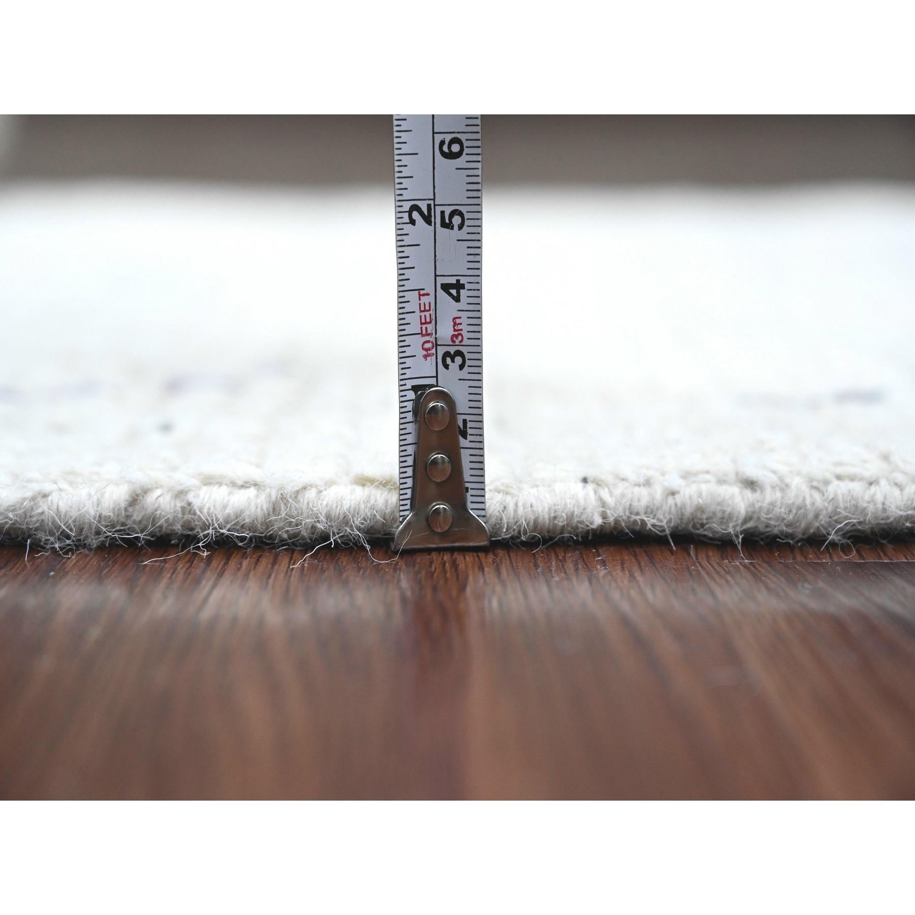 Noué à la main 2'6 