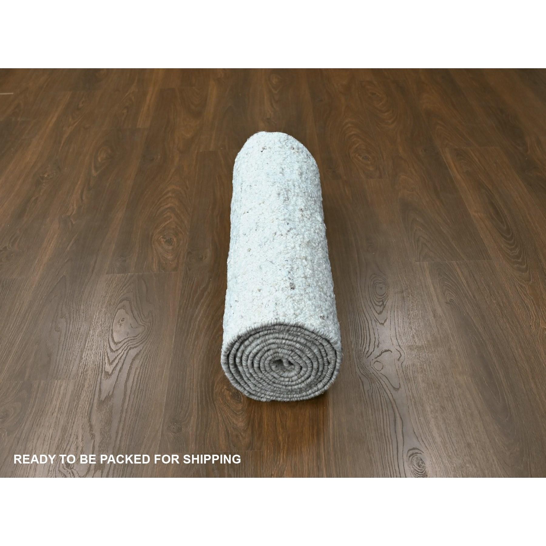 Tappeto Runner in lana annodato a mano con design minimalista svedese bianco 2'6 