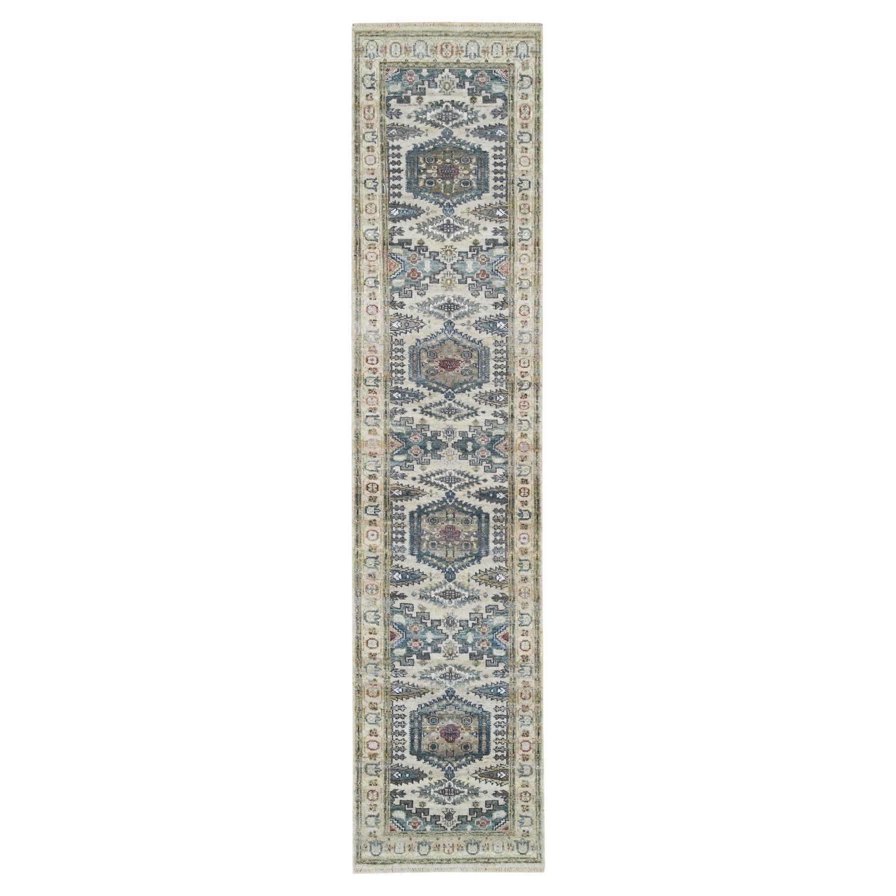 2'6 "x11'8" Winter White Hand Knotted Viss Design Runner Wool Oriental Rugs in vendita