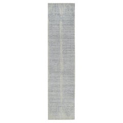 Tappeto jacquard grigio 2'6 "x12' in lana e seta vegetale lavorato a mano
