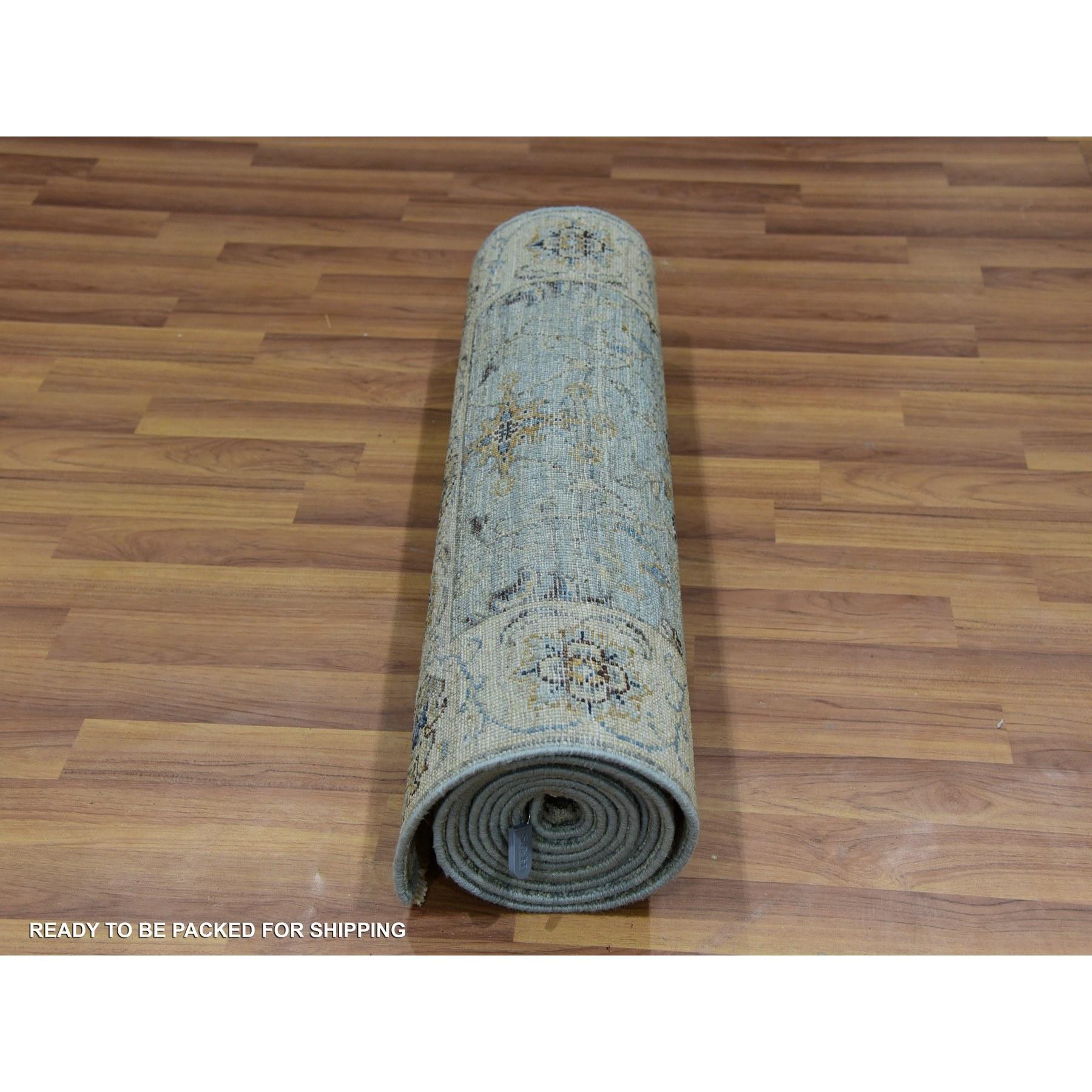 Hand-Knotted 2'6