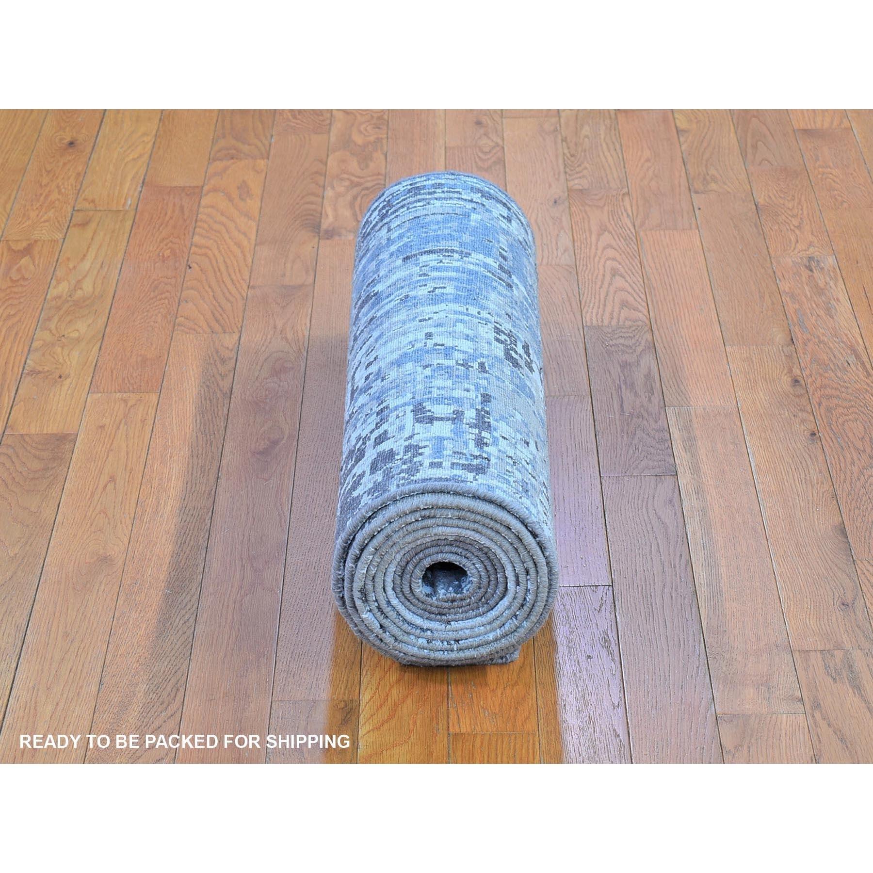 Hand-Knotted 2'6