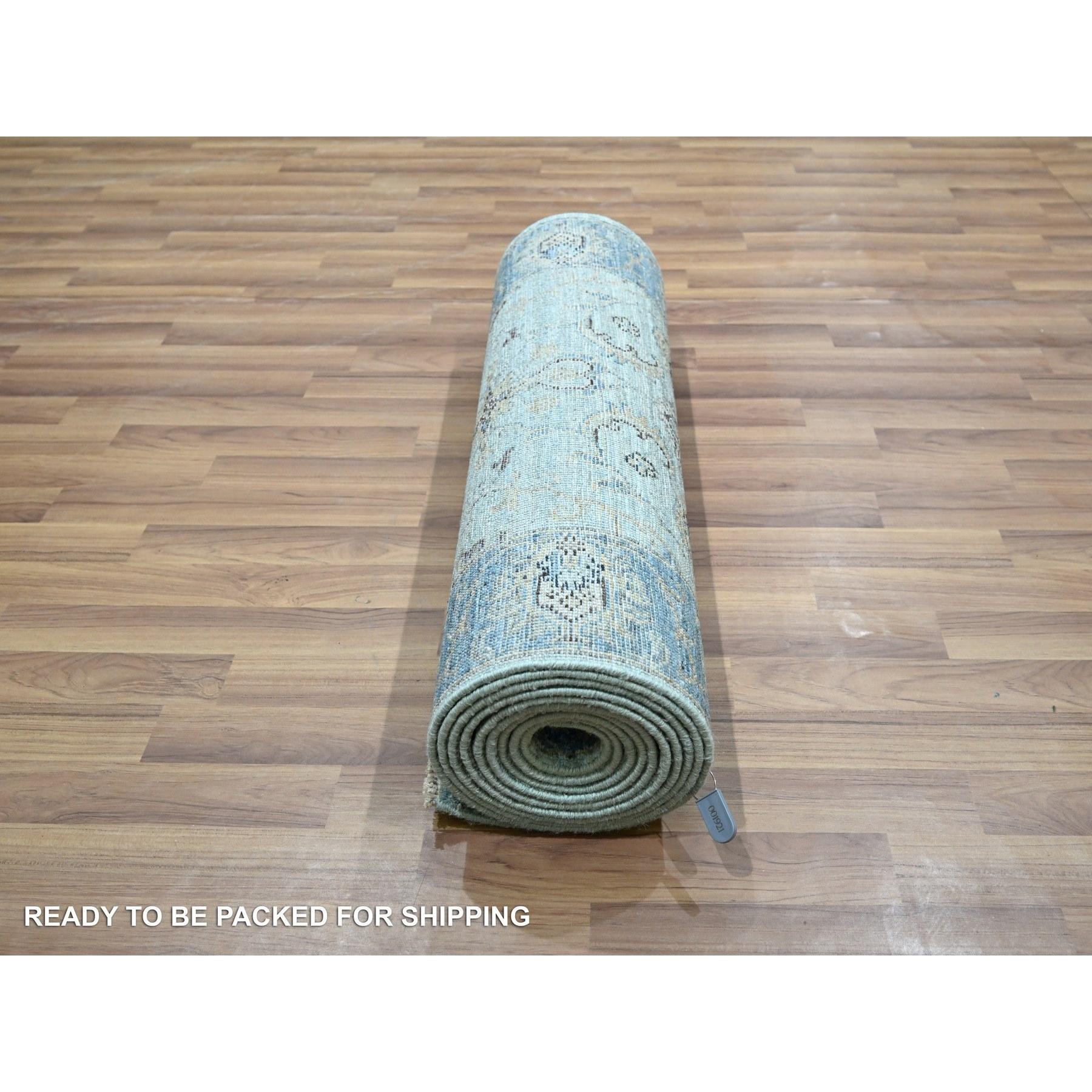 Hand-Knotted 2'6