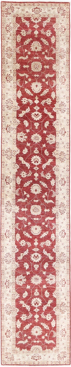 Tappeto lungo rosso e beige annodato a mano 2.6x15 ft. Tappeto Oushak Floral Corridor