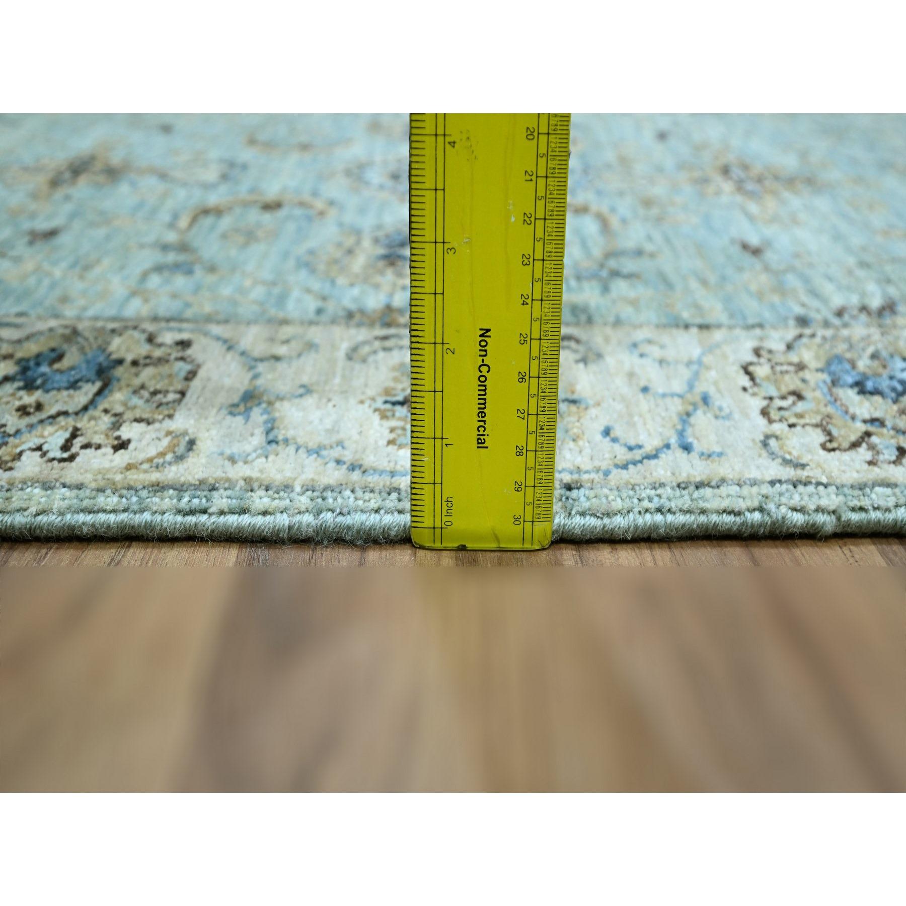 XXI secolo e contemporaneo Tappeto Runner XL in lana blu cielo annodato a mano Agra Shah Abbas Vines Design in vendita