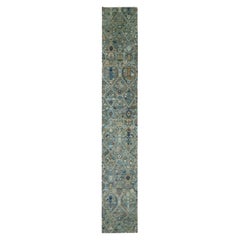 Tapis de jardin « Trellis » en laine filée à la main, vert sauge, sans bordure, aux dimensions 2'6" x 16'1", motif de treillis