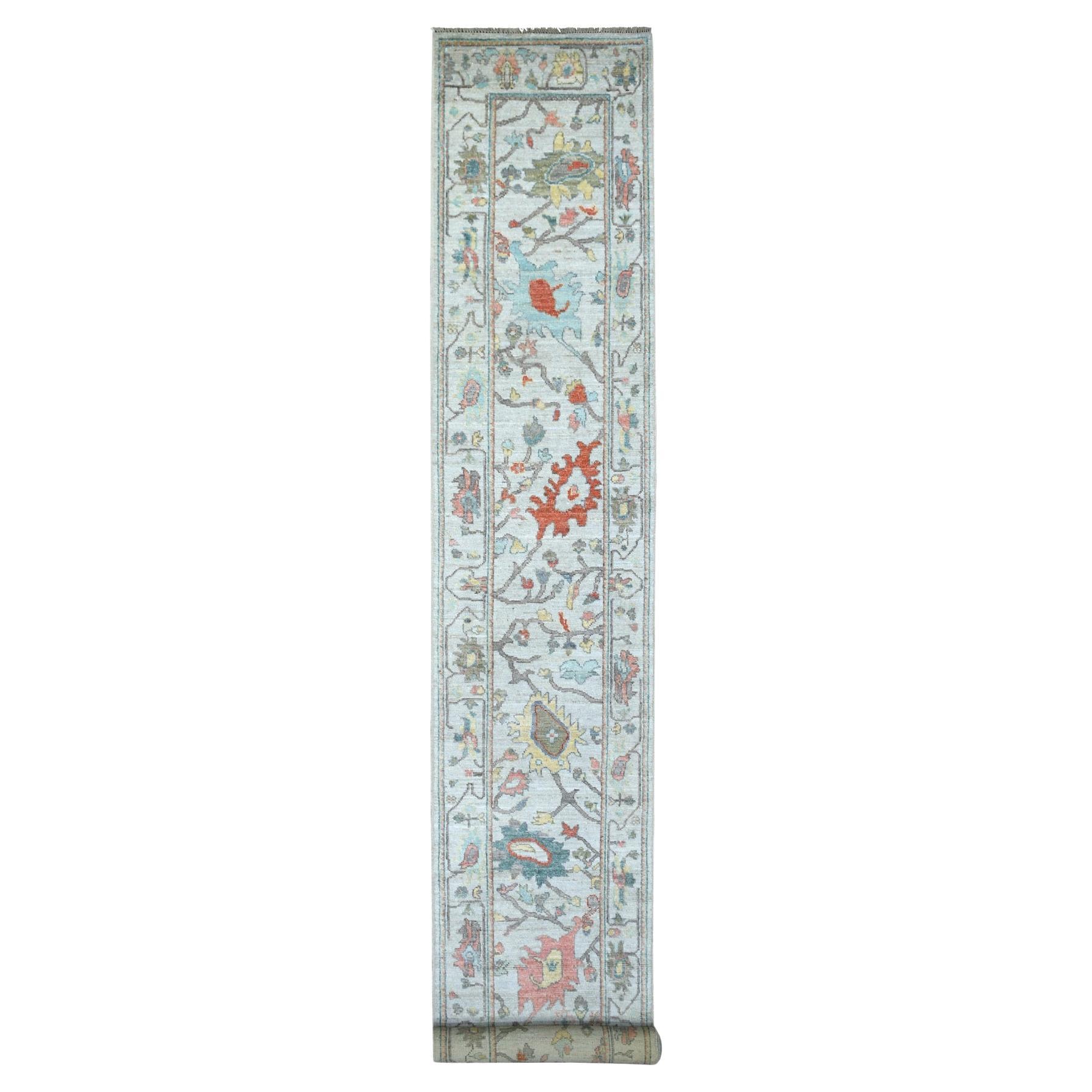 2'6"x16'1" Silbergrauer handgeknüpfter Afghanischer Angora Ushak XL Läufer aus reiner Wolle in Silbergrau im Angebot