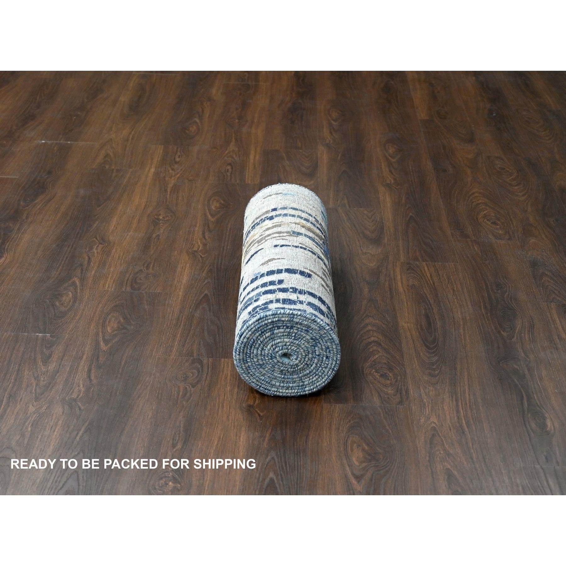 Tappeto Runner XL in lana e seta con disegno a mosaico blu di Prussia annodato a mano 2'6 