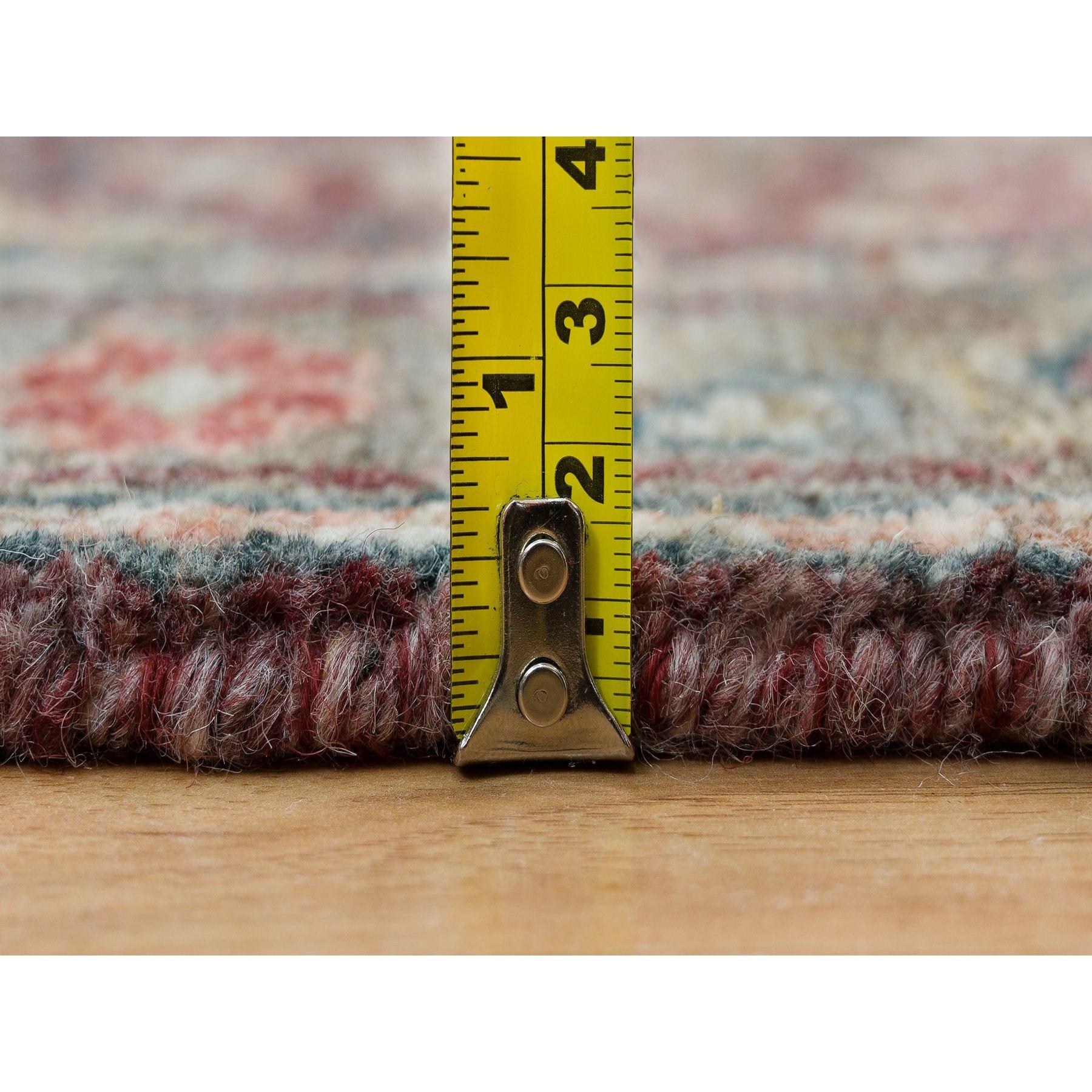 XXIe siècle et contemporain Tapis de couloir oriental rouge et doux Heriz Revival noué à la main 2'6