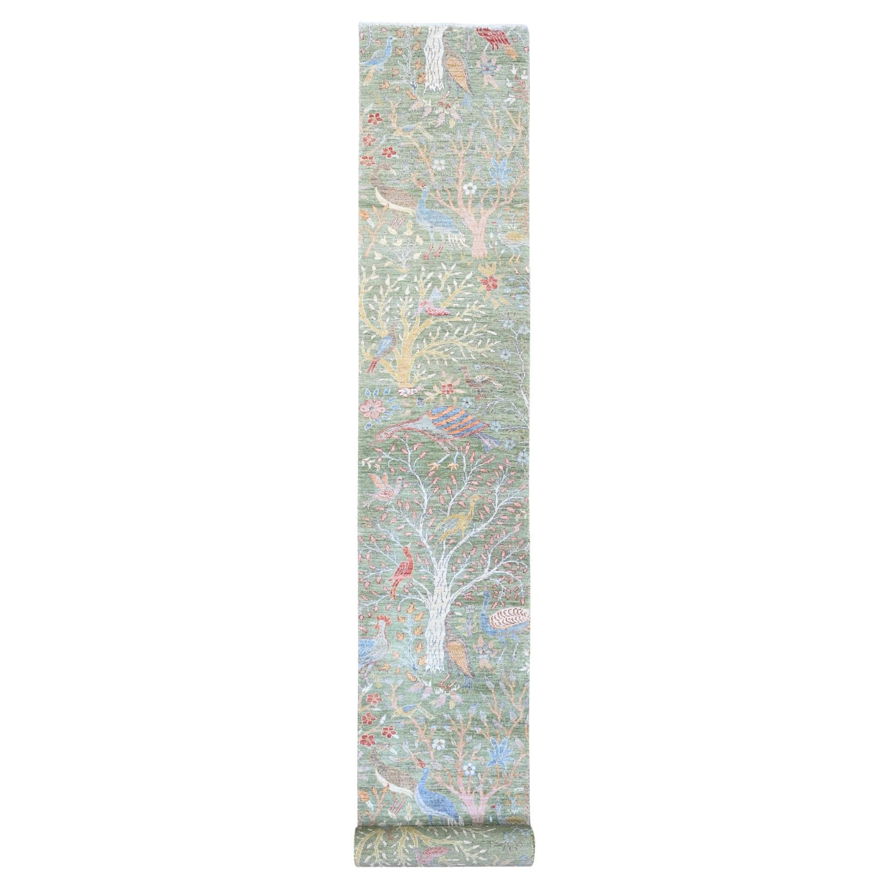 2'6 "x21'9" verde in morbida lana Peshawar Birds of Paradise Design annodato a mano Runner in vendita