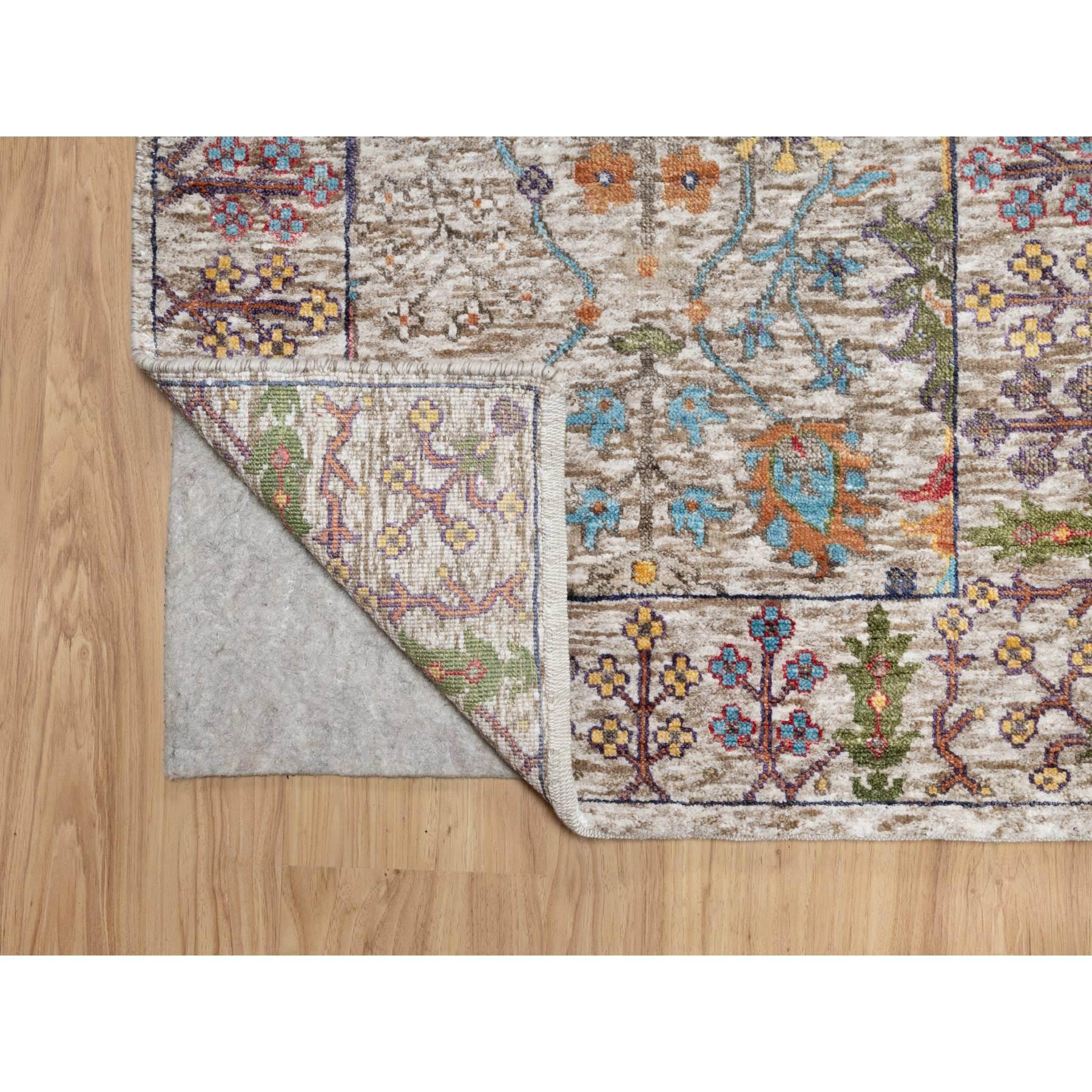 Moderno Tappeto Runner XL Pearl Bush Beige Lana e Seta Annodato a Mano con Design a Vaso 2'6 