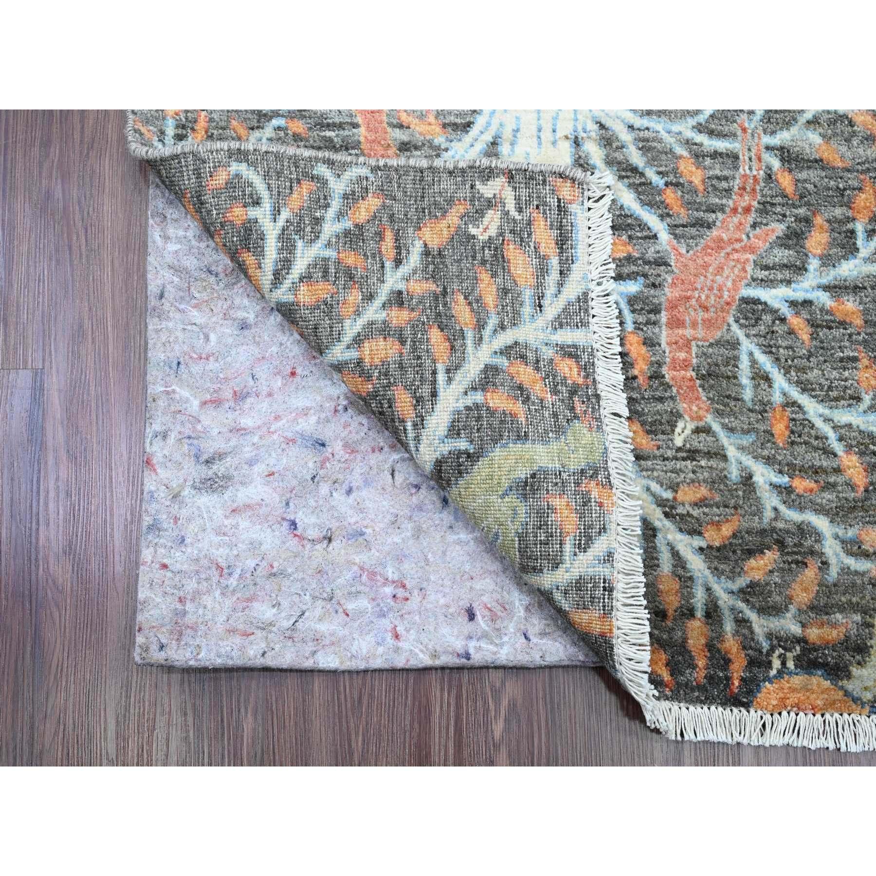 Dim Gray, Annodato a mano, Afgano Peshawar con disegni di uccelli del paradiso, Tinture naturali, Lana morbida, Runner XL, Tappeto Orientale
Materiali primari: Lana
Lattice: No Pile 
altezza: 0,25 pollici
Stile: Di transizione
Colore primario: