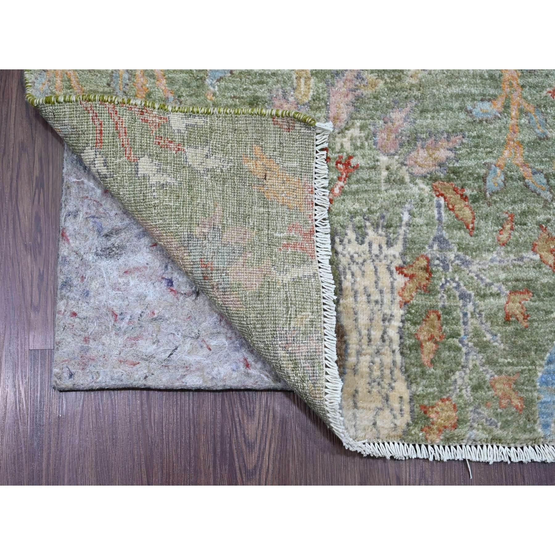 Verde Basile, Peshawar afgano con disegno di uccelli del paradiso, lana morbida e vellutata, annodato a mano, tinture vegetali, runner XL, tappeto orientale
Materiali primari: Lana
Lattice: No Pile 
altezza: 0,25 pollici
Stile: Di transizione
Colore