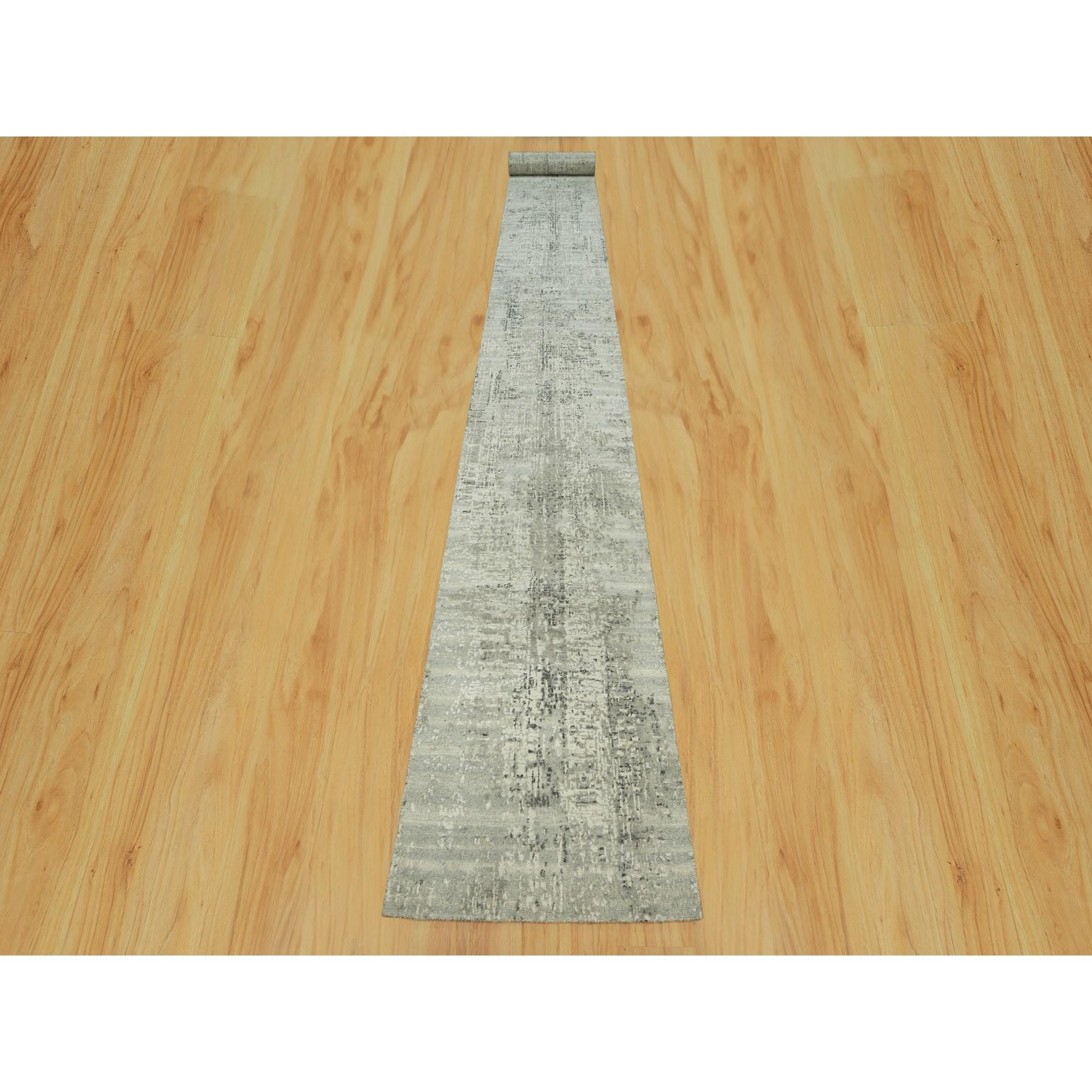 This is a truly genuine one-of-a-kind Modern Design, Hand Knotted, Hand Spun Undyed Pure Wool, Oriental Rug. It has been Knotted for months and months in the centuries-old weaving craftsmanship techniques by expert artisans.
Primary materials: