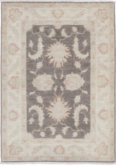 2.6x3.8 ft handgeknüpfter türkischer Teppich mit Blumenmuster in Grau und Beige. 100% Wolle