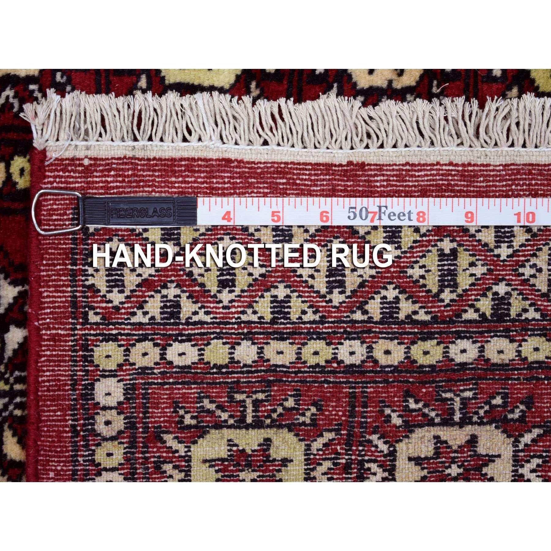 Mori Bokara Deep and Rich Red Organic Wool Hand Knotted Oriental Rugs (Tappeto orientale annodato a mano) In condizioni Nuovo in vendita a Carlstadt, NJ