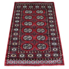 2
6 "x4
3" Tapis d
Orient Organic Wool Mori Bokara Deep Red noué à la main