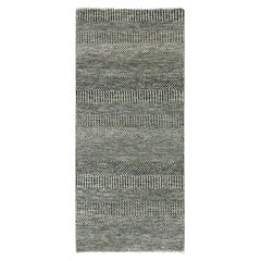 2
6"x5
10" Frost Gray Pure Undyed Wool Grass Design Hand Knotted Runner Rug 2
6"x5
10" Frost Gray Pure Undyed Wool Grass Design Hand Knotted Runner Rug