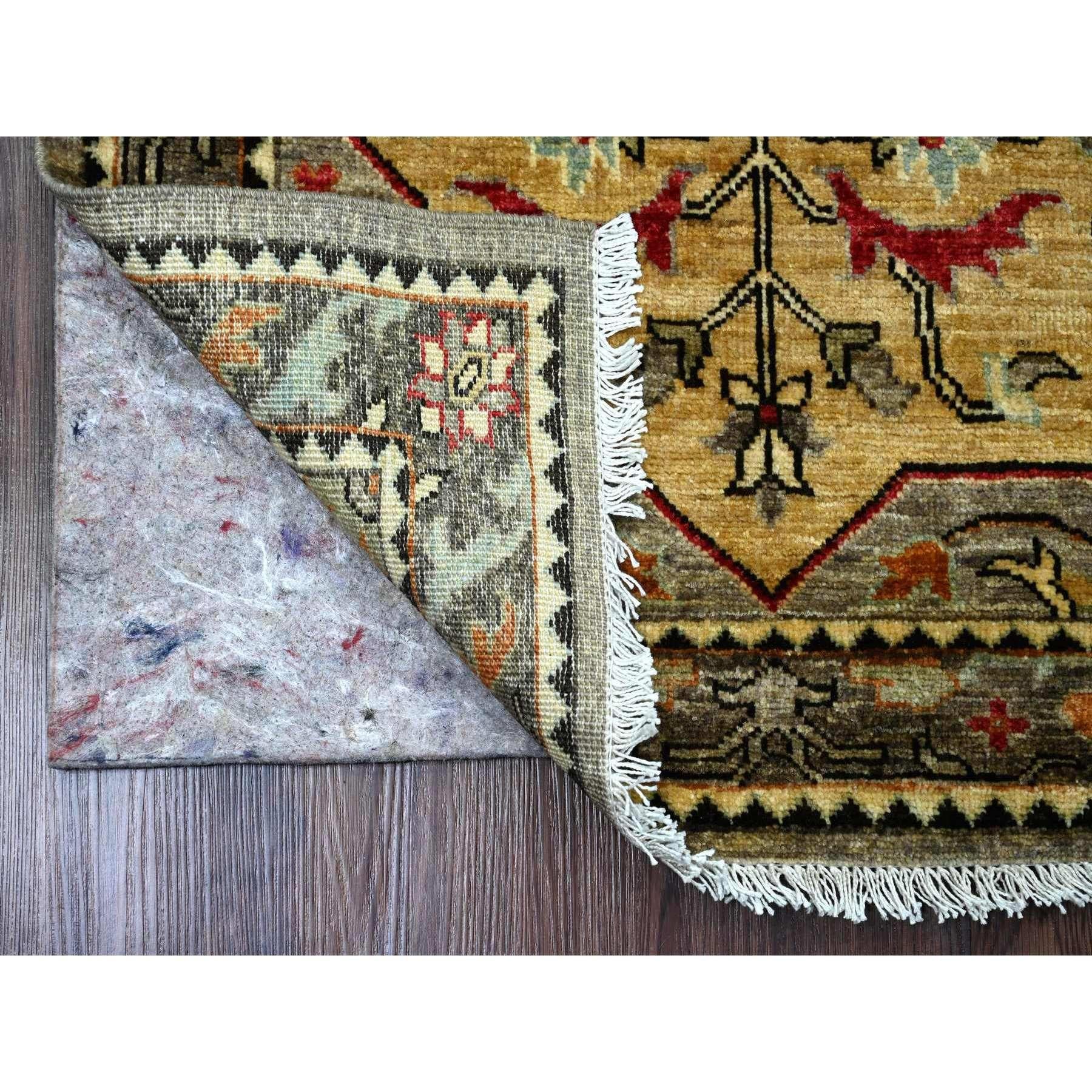 Gris Sonic, Peshawar afgano con diseño Akstafa caucásico, Lana de alta montaña, Colección Aryana, Anudada a mano, Alfombra de calle, Alfombra oriental
Materiales primarios: Lana
Látex: Sin pelo 
altura: 0,25 Pulgadas
Estilo: Transicional
Color