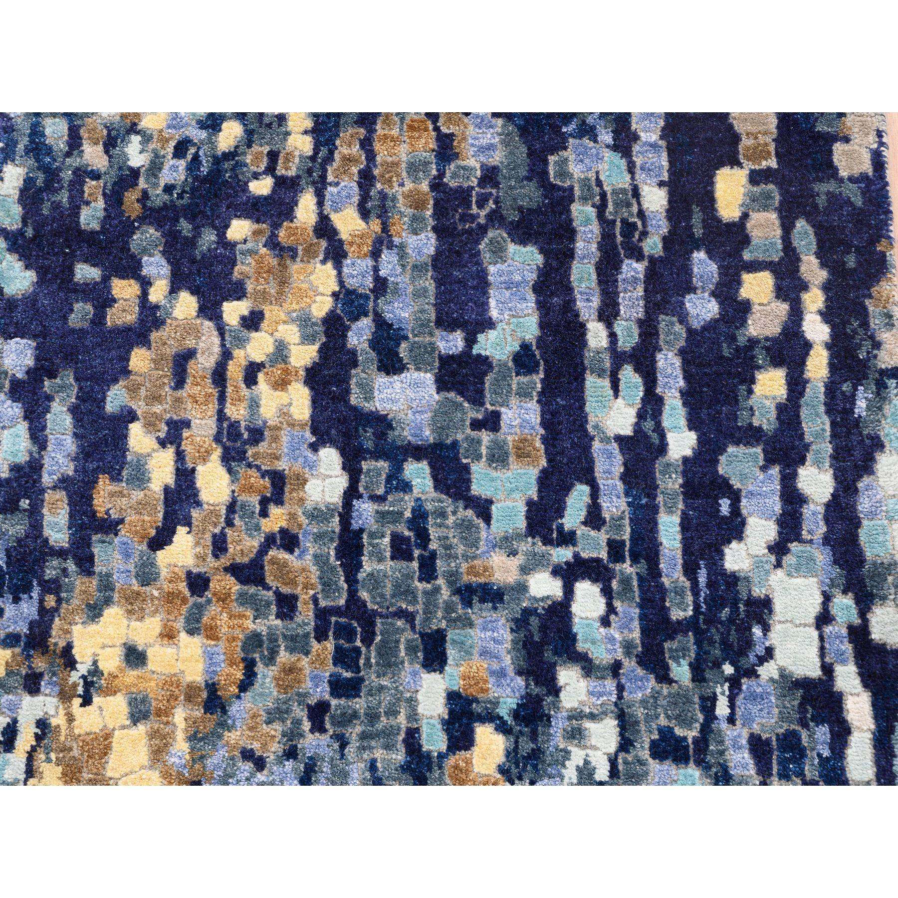 Hand-Knotted 2'6