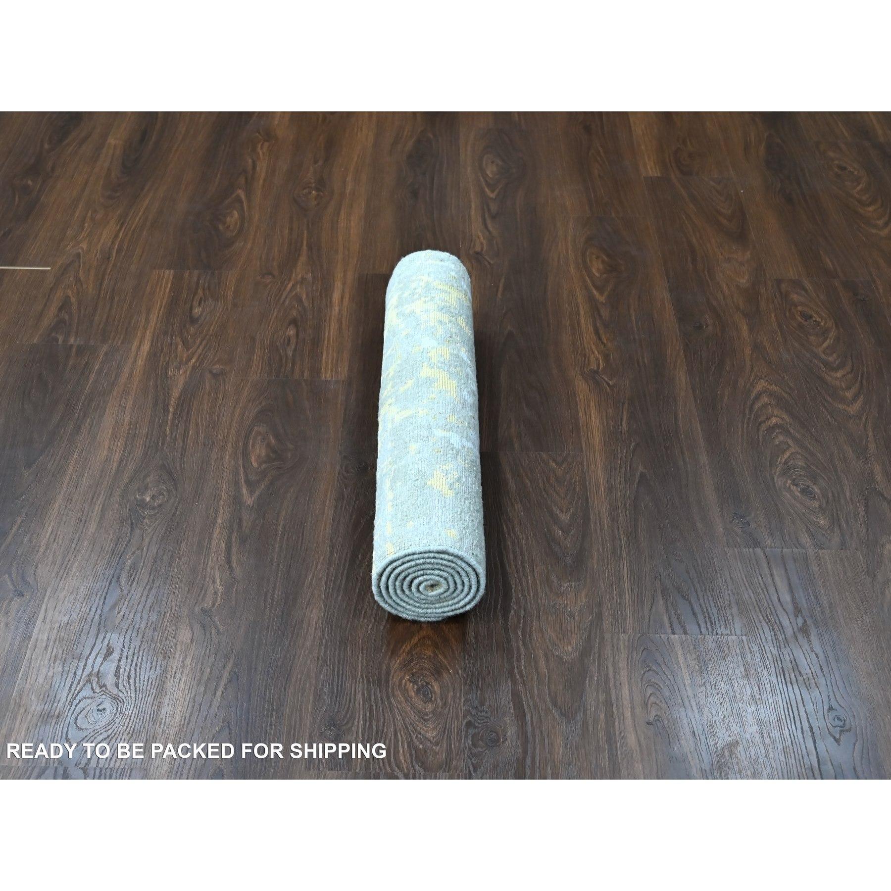 Tappeto Runner in Lana e Seta Hi-Low Pile Annodato a Mano con Design Astratto Oro 2'6 