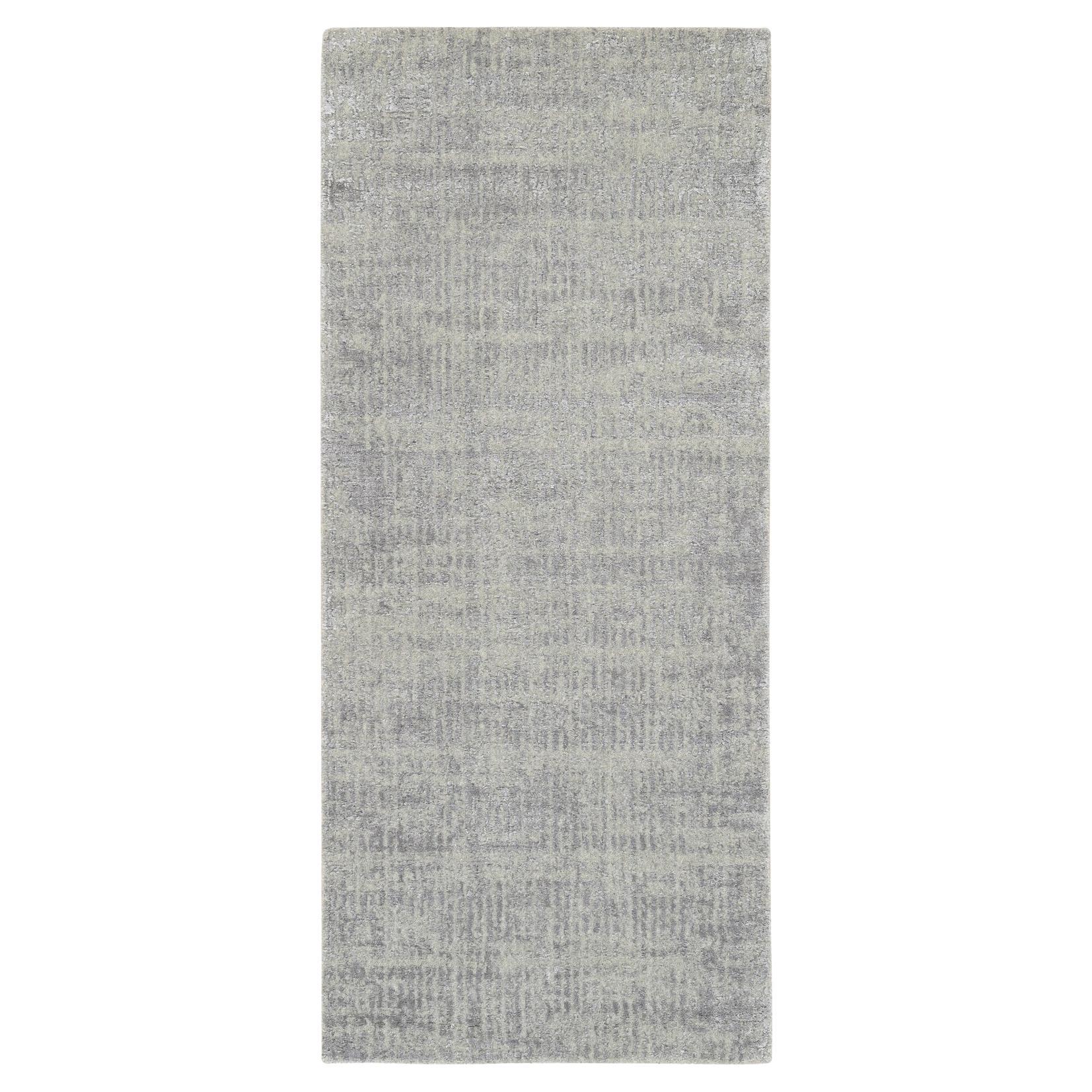 2'6"x6' Hand-Loomed Gray Fine Jacquard Modern Wool-Silk Oriental Runner Rug For Sale