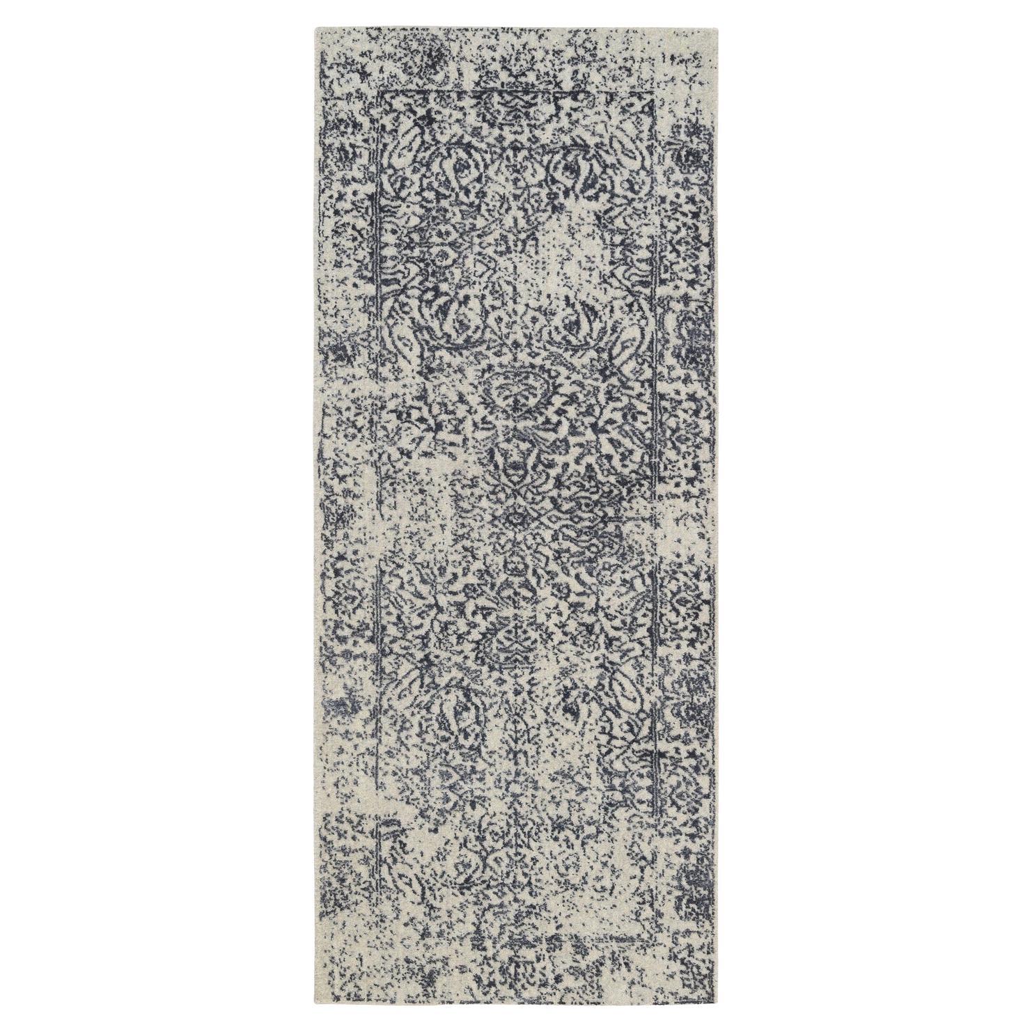Tappeto Runner Orientale in Lana e Seta Jacquard Grigio Chiaro, lavorato a mano, 2'6 "x6".