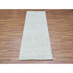 2'6"x6' Silvermist Gray Modern Undyed Velvety Wool Hand Knotted Runner Rug
