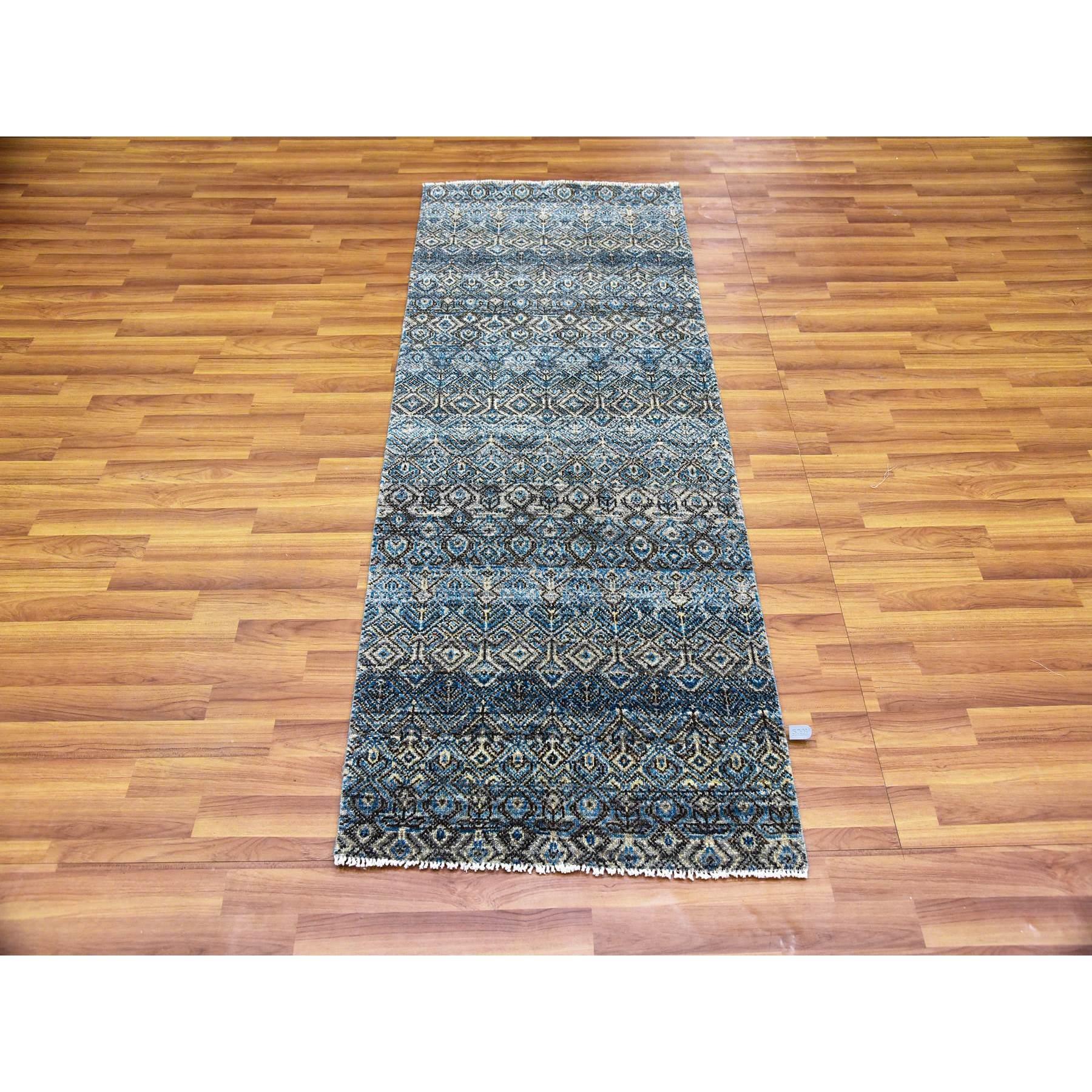 Yale Blau, 100% Plüsch Wolle, Handgeknüpft, Kohinoor Herat Kleines Geometrisches Wiederholendes Design, Läufer Orientteppich
Primäre MATERIALIEN: Wolle
Latex: Kein Flor 
Höhe: 0,25 Zoll
Stil: Transitional
Grundfarbe: Blau
Sekundärfarben: Elfenbein,