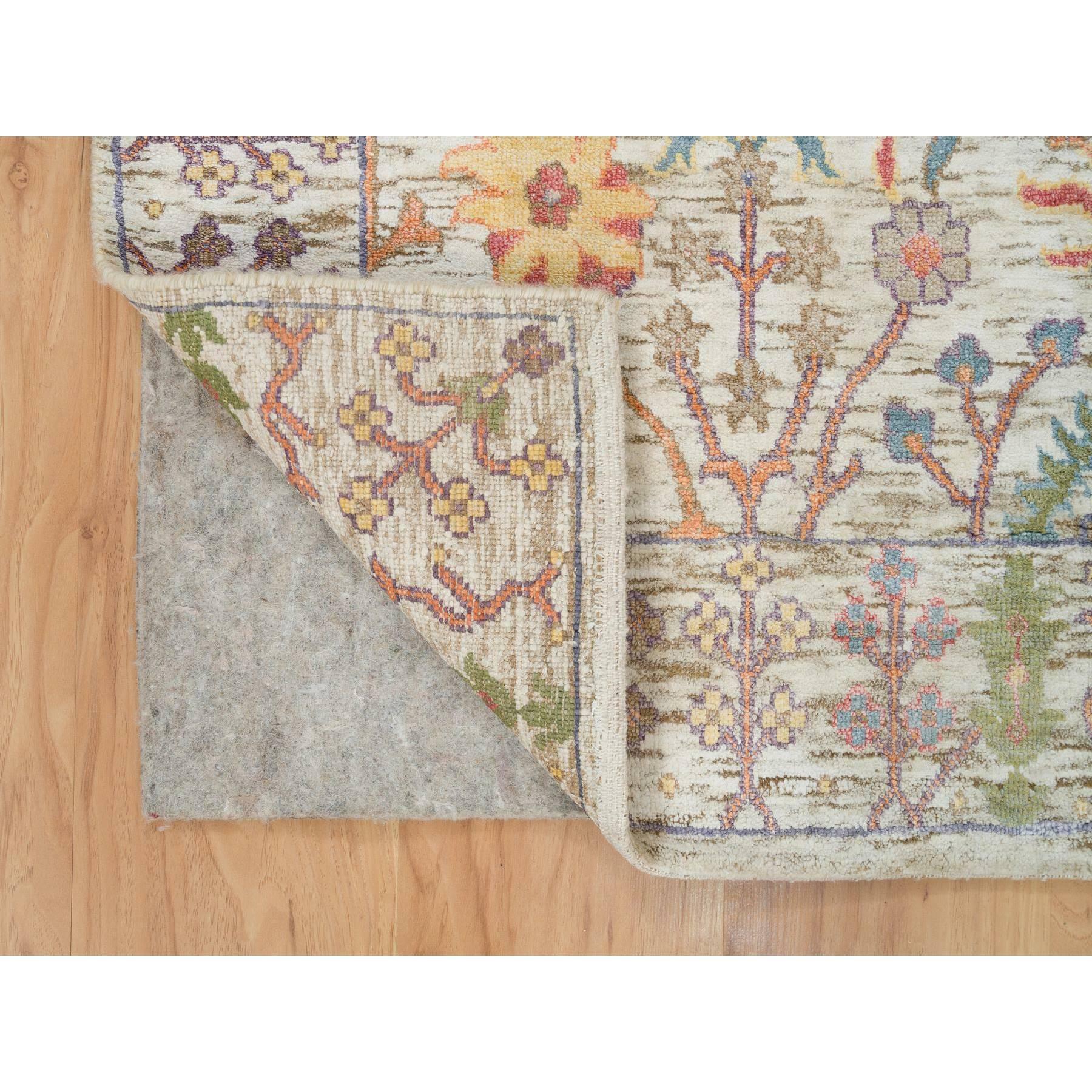 Medievale Tappeto Runner in lana e seta, annodato a mano, con design a vasi Directional, 2'6 