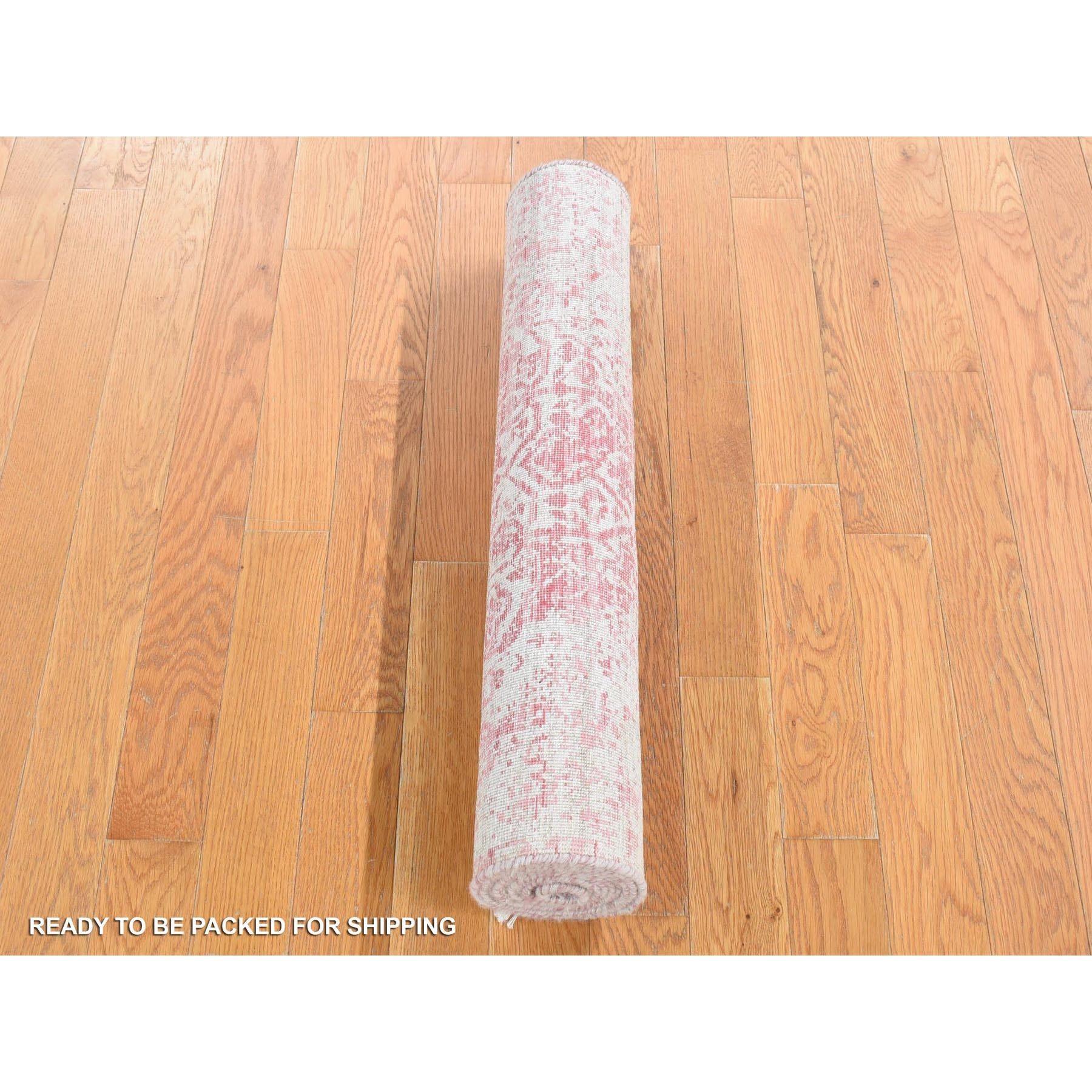 Hand-Knotted 2'6